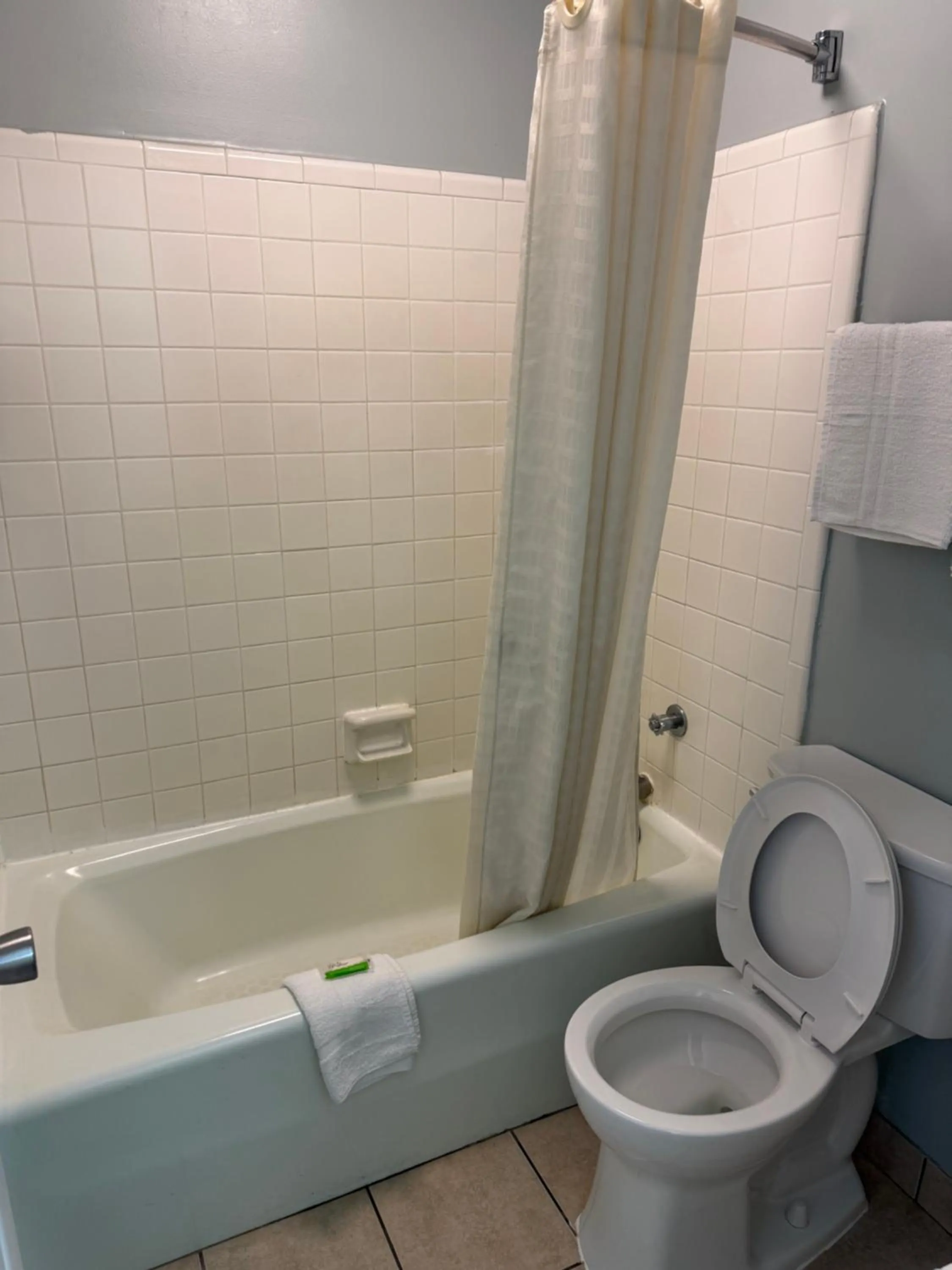 Bathroom in Liberty Inn - Collins