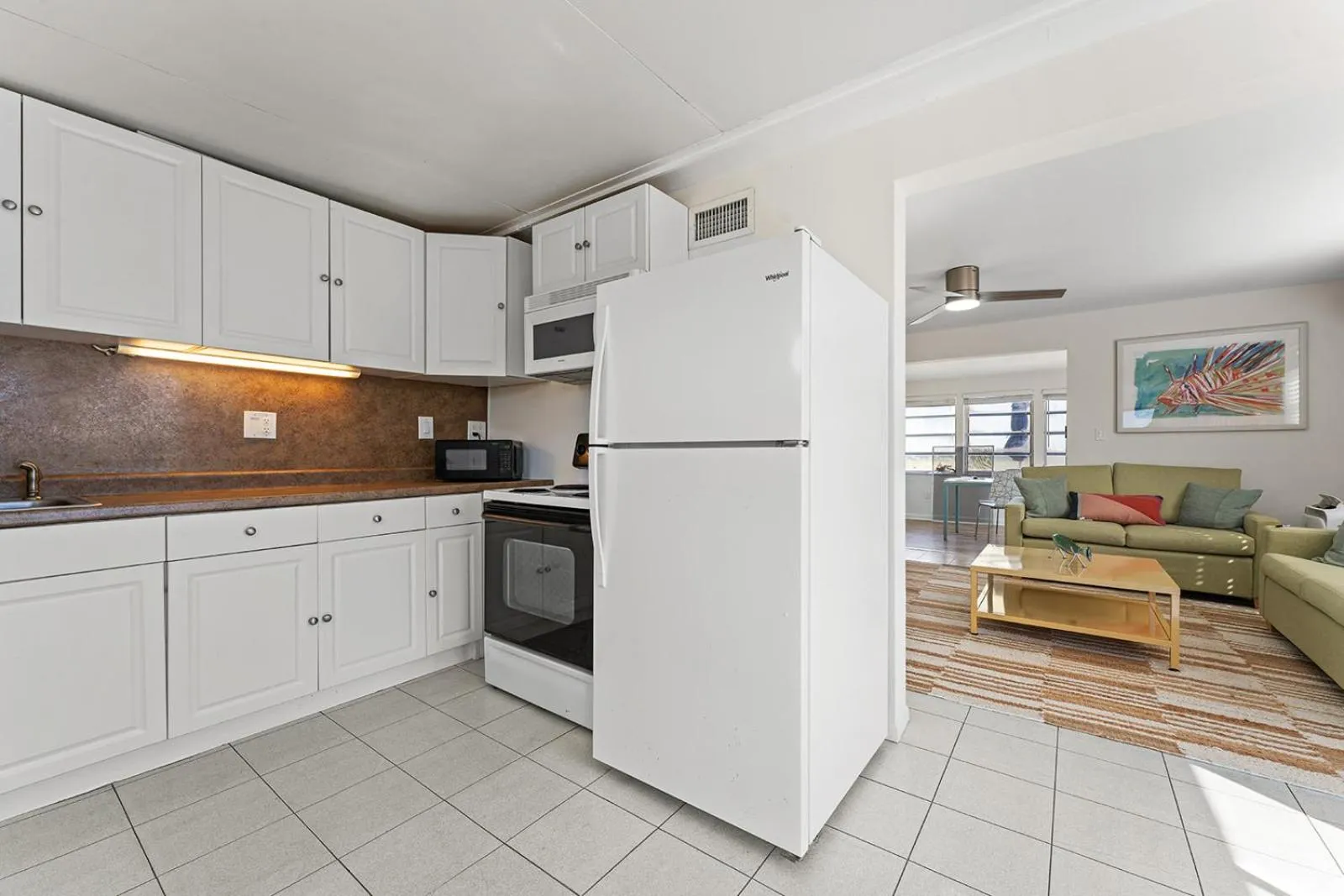 kitchen in Parmer's Resort