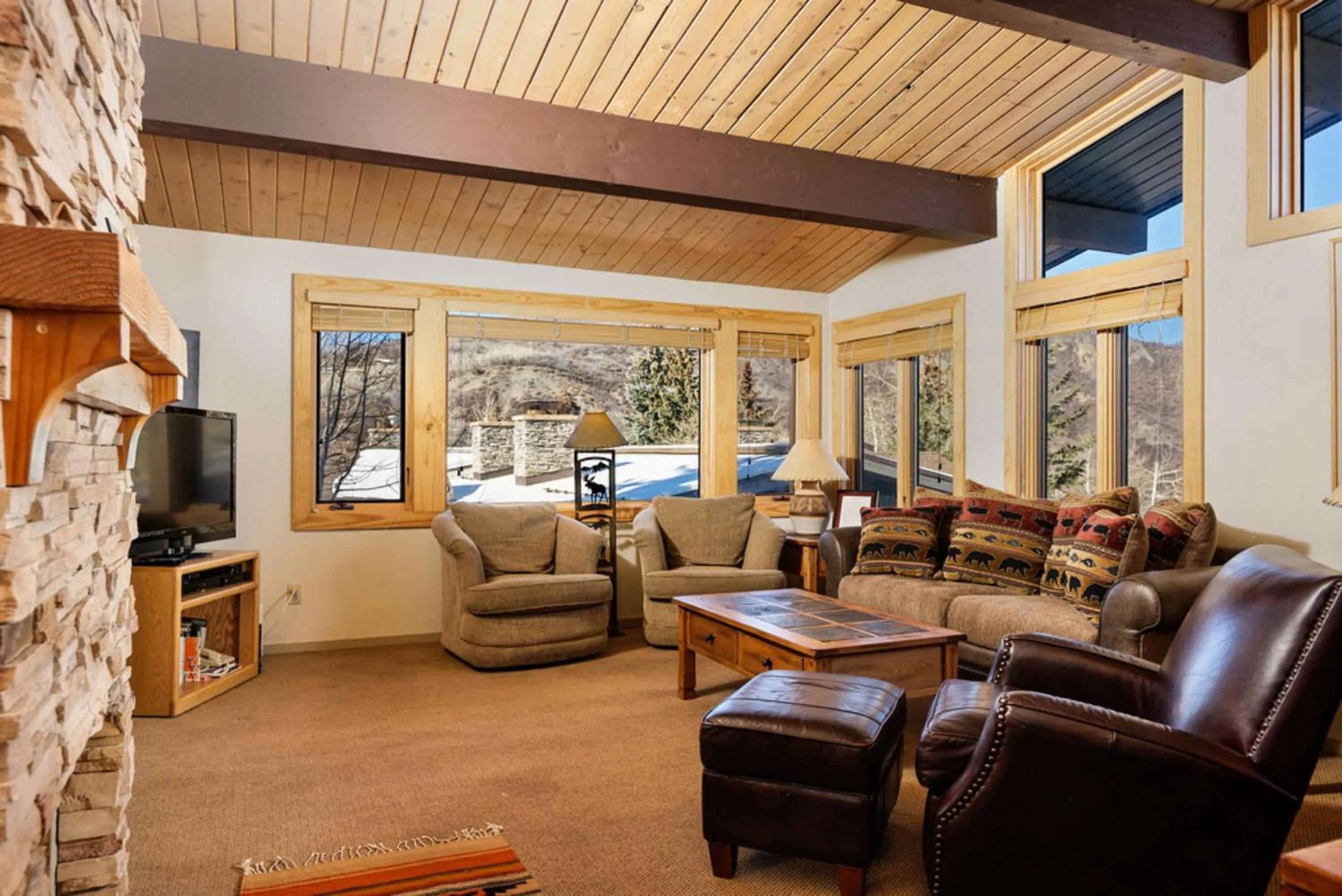 Photo of the whole room in Aspenwood - CoralTree Residence Collection