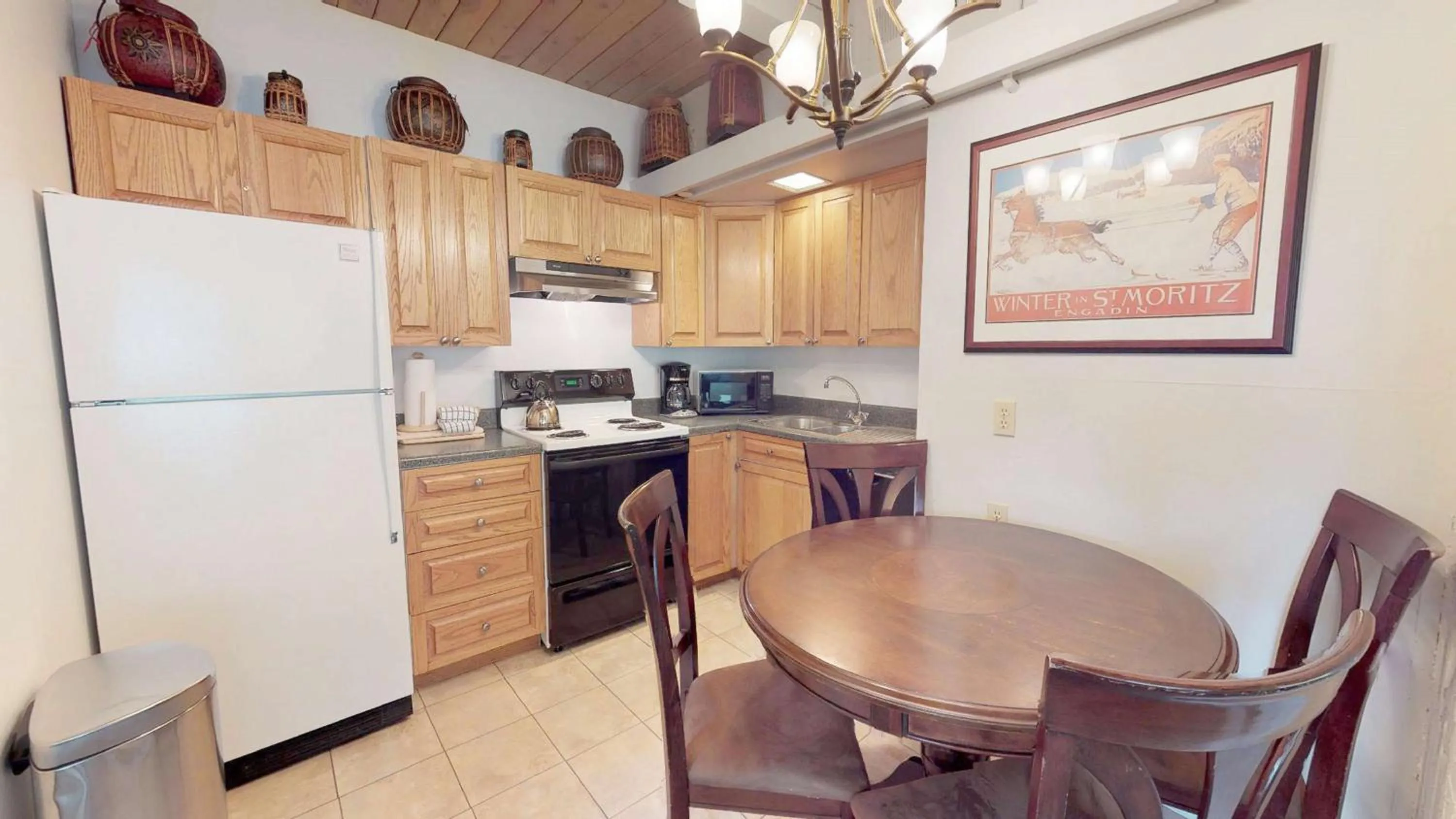 Photo of the whole room in Aspenwood - CoralTree Residence Collection