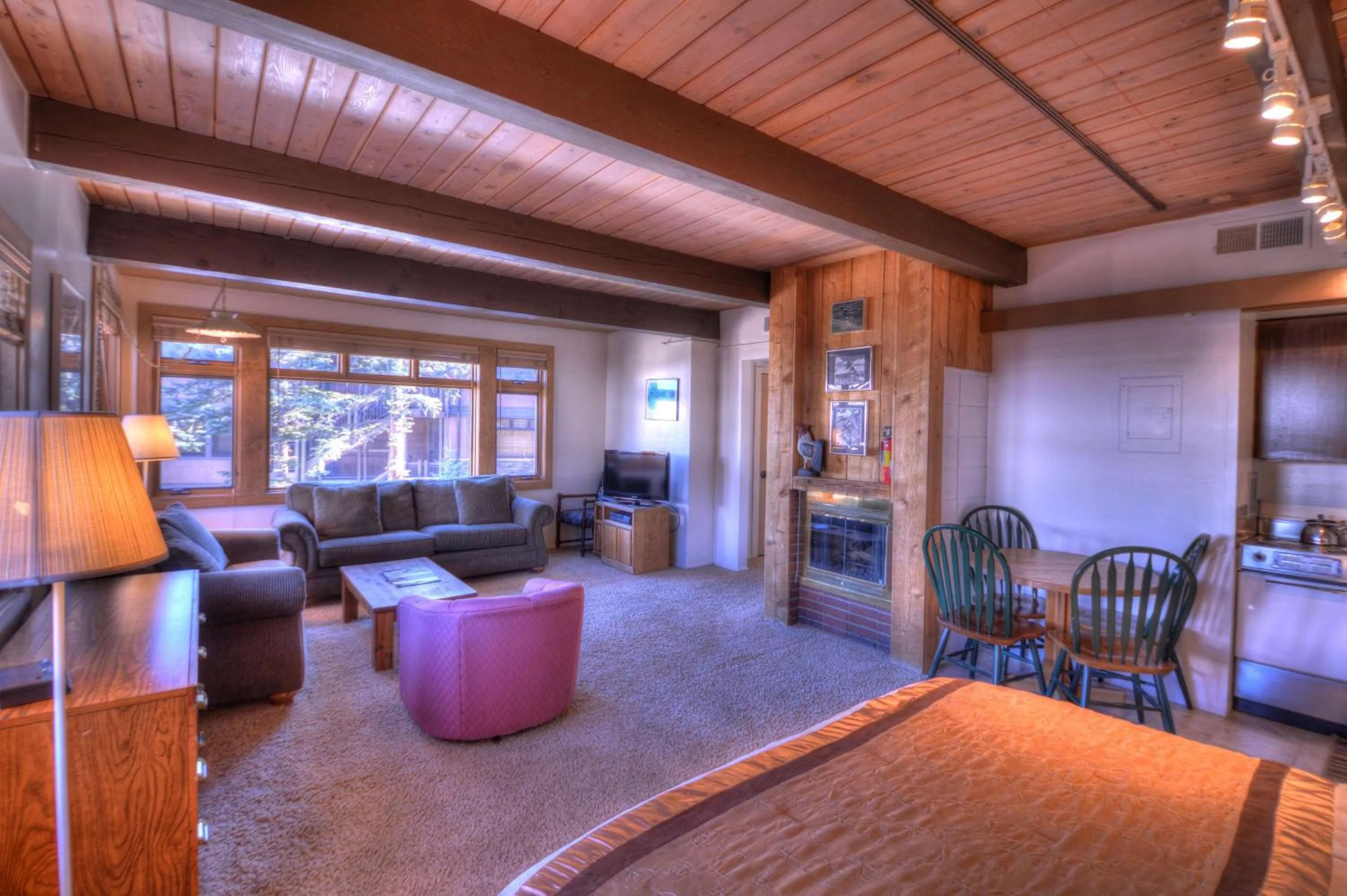 Photo of the whole room in Aspenwood - CoralTree Residence Collection