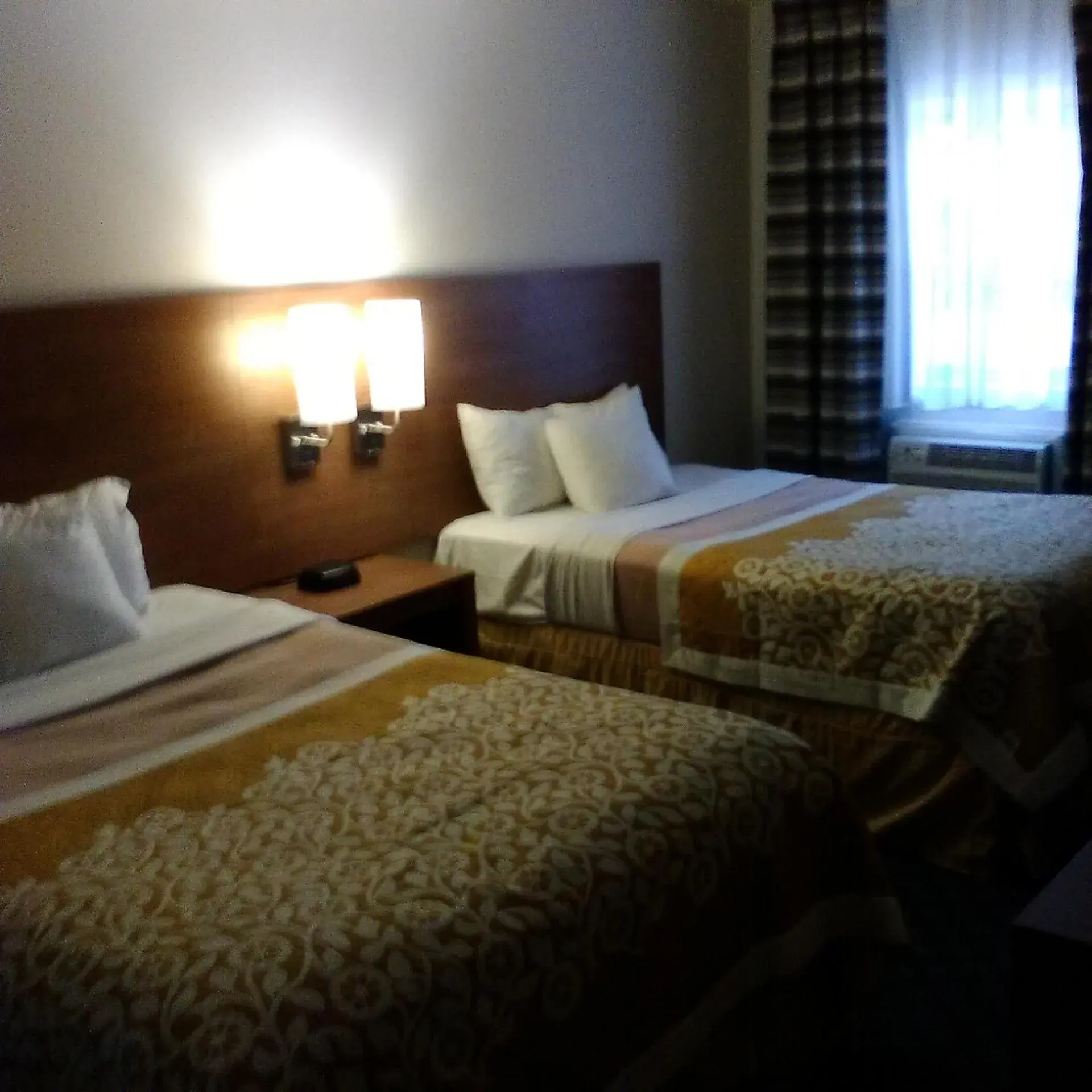 Double Room with Two Double Beds - Non-Smoking in Mainstreet Inn Double Room with Two Double Beds - Non-Smoking in Mainstreet Inn