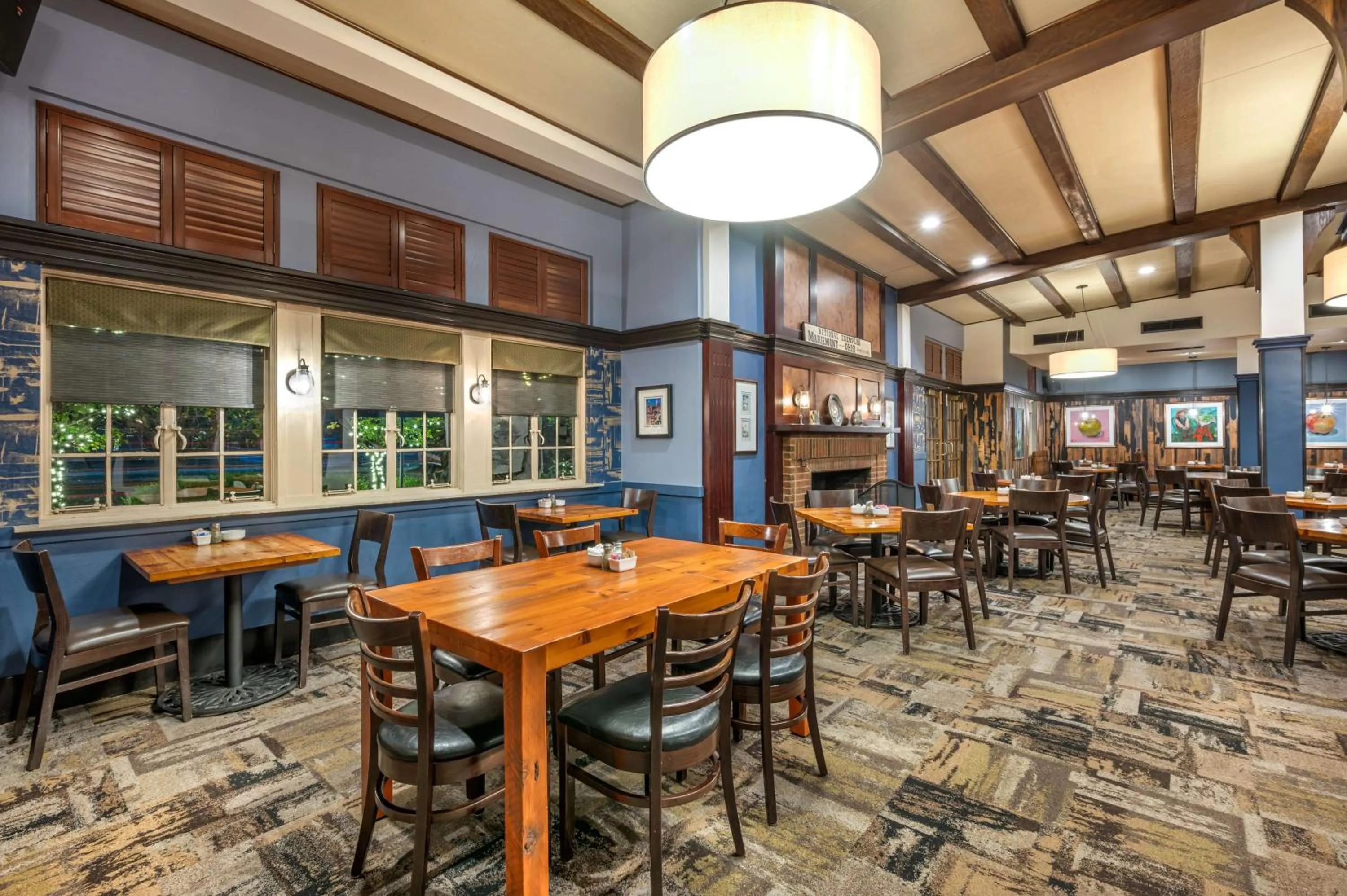 Restaurant/places to eat in Best Western Premier Mariemont Inn