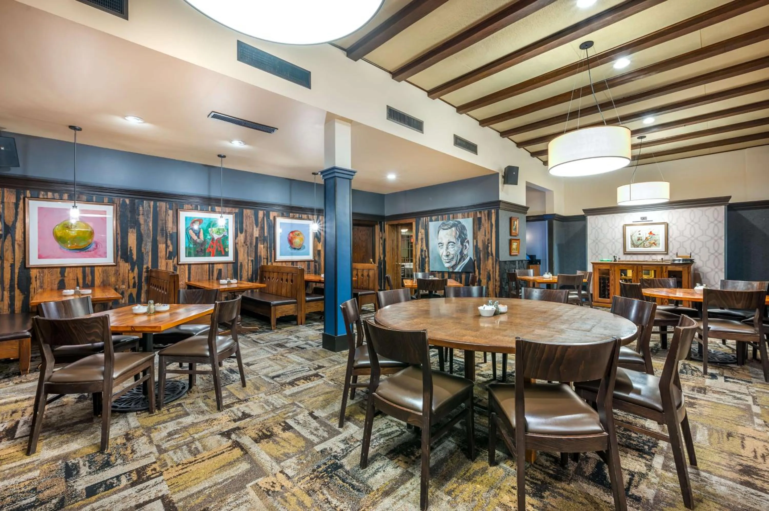 Restaurant/places to eat in Best Western Premier Mariemont Inn