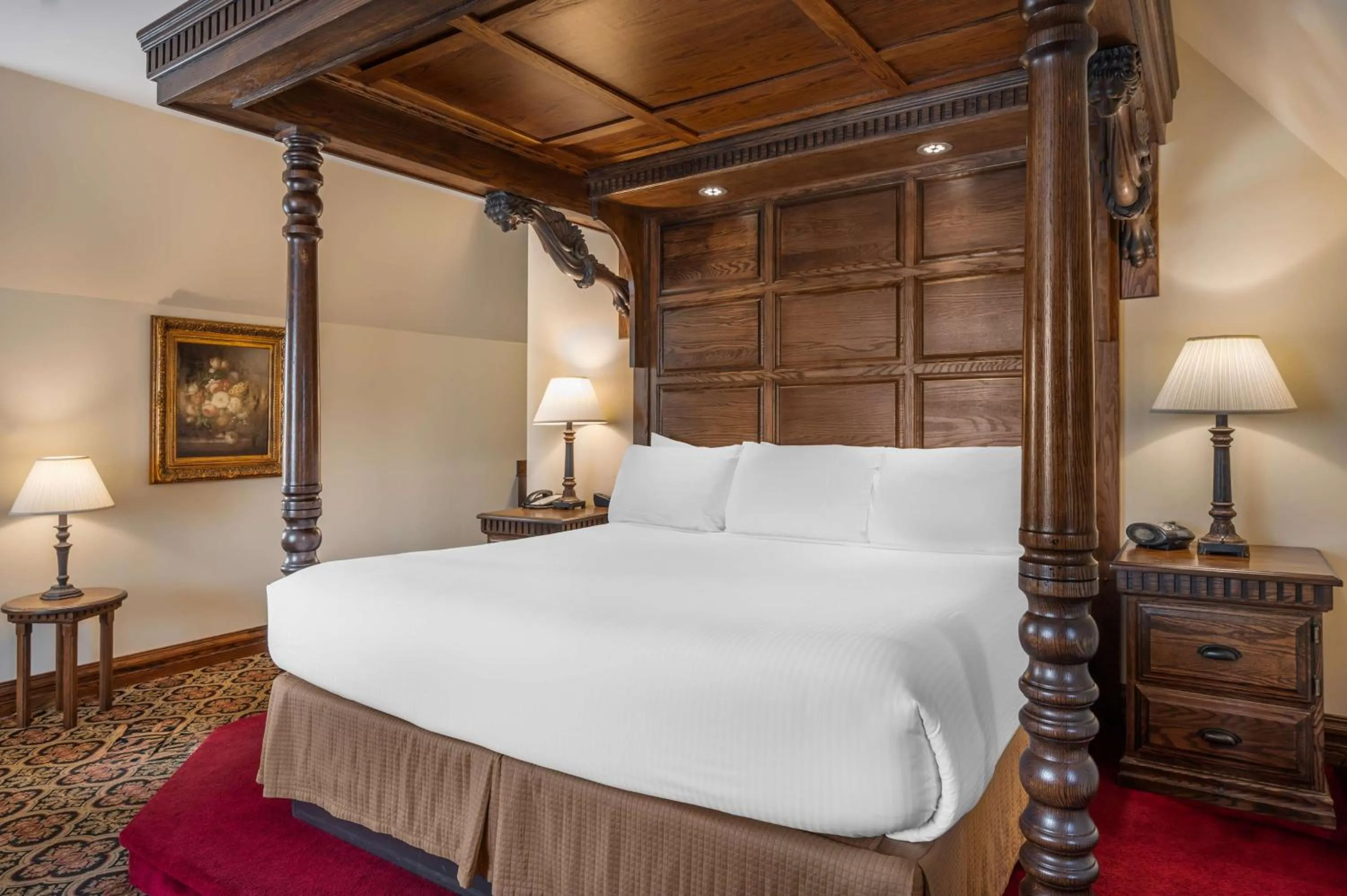 Bedroom, Bed in Best Western Premier Mariemont Inn