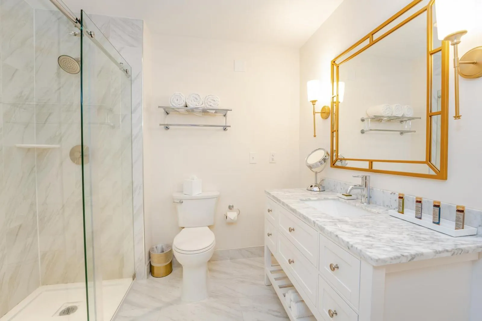 Shower in Chateau Renault