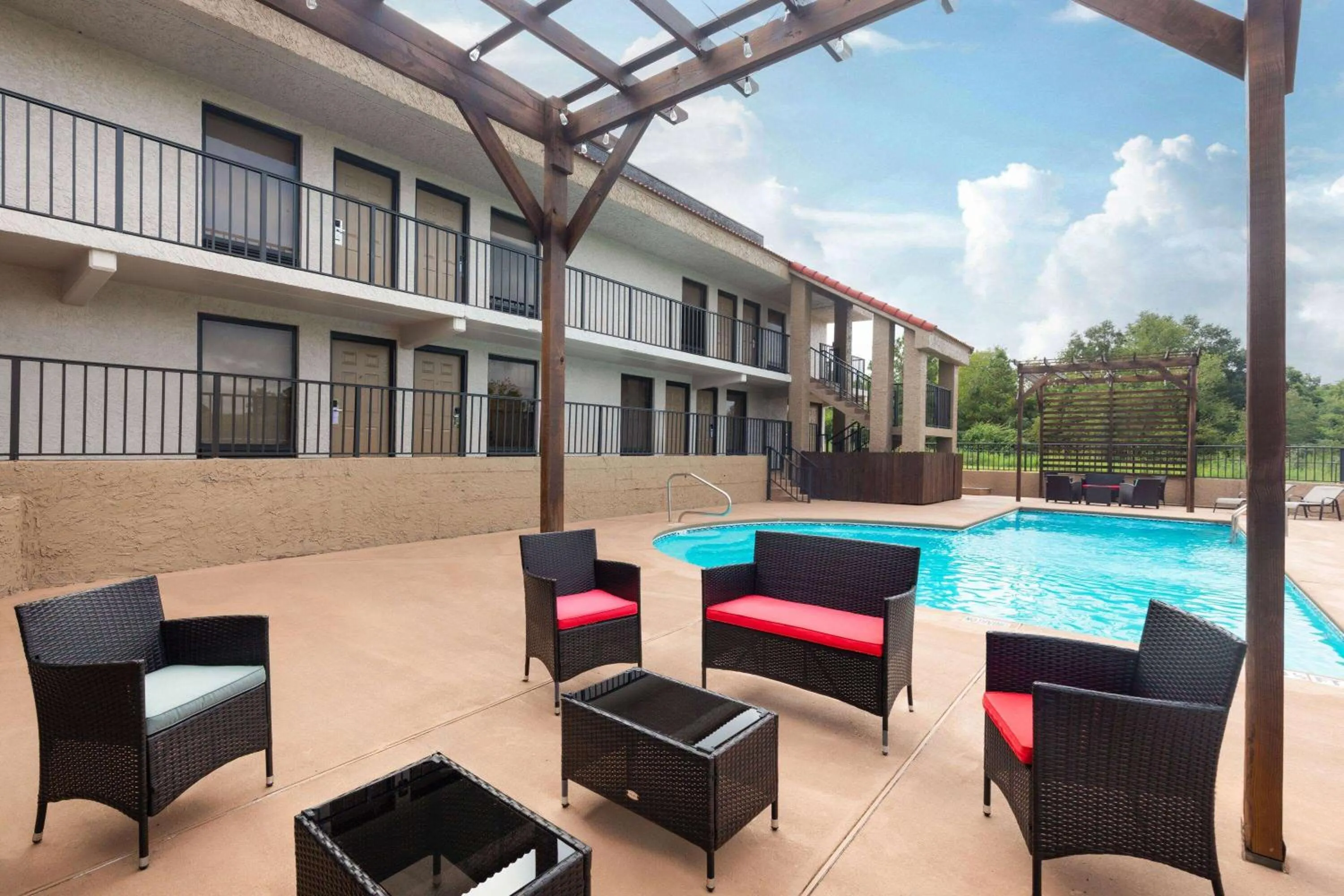 Swimming pool in Ramada by Wyndham Bainbridge