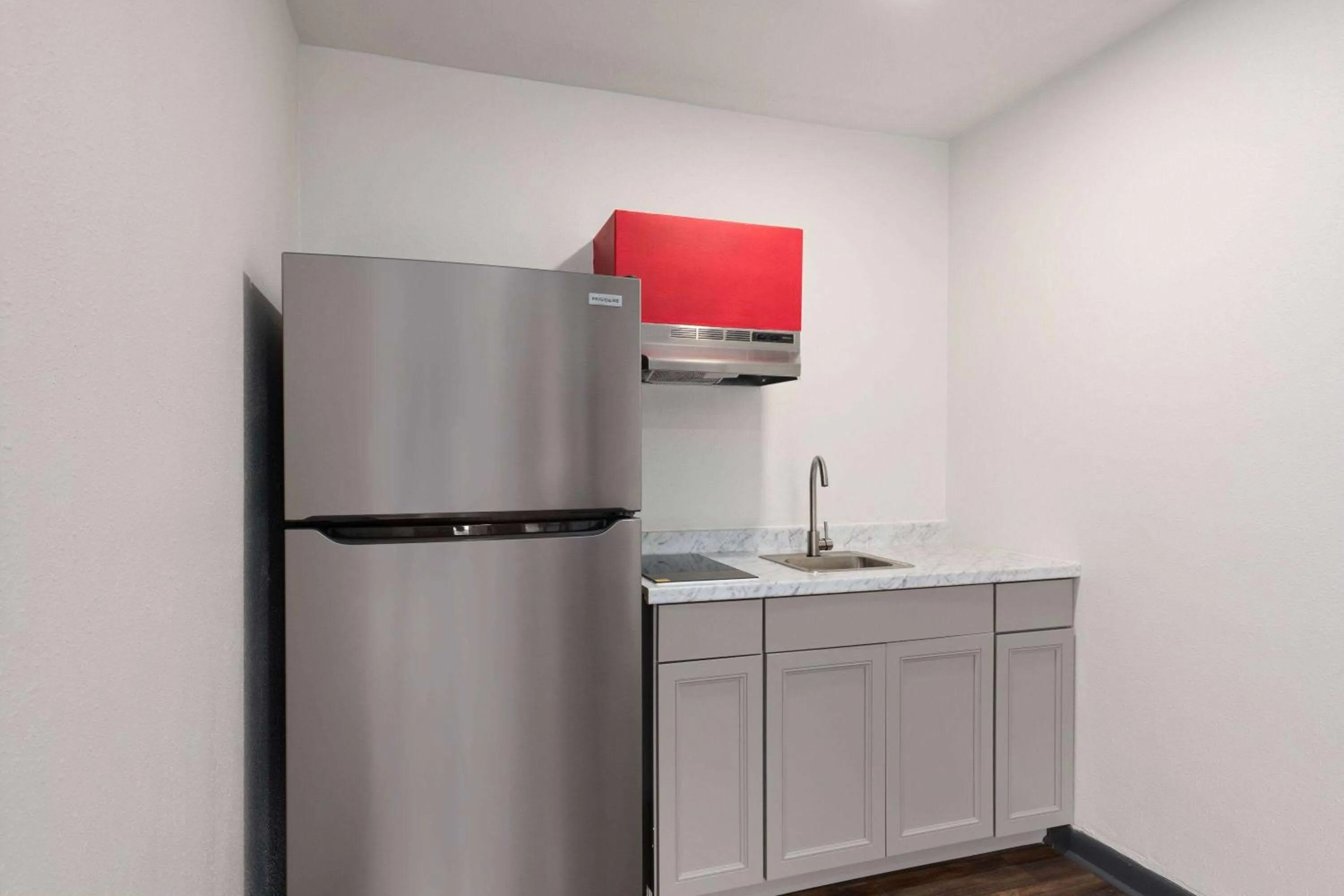 Photo of the whole room in Ramada by Wyndham Bainbridge