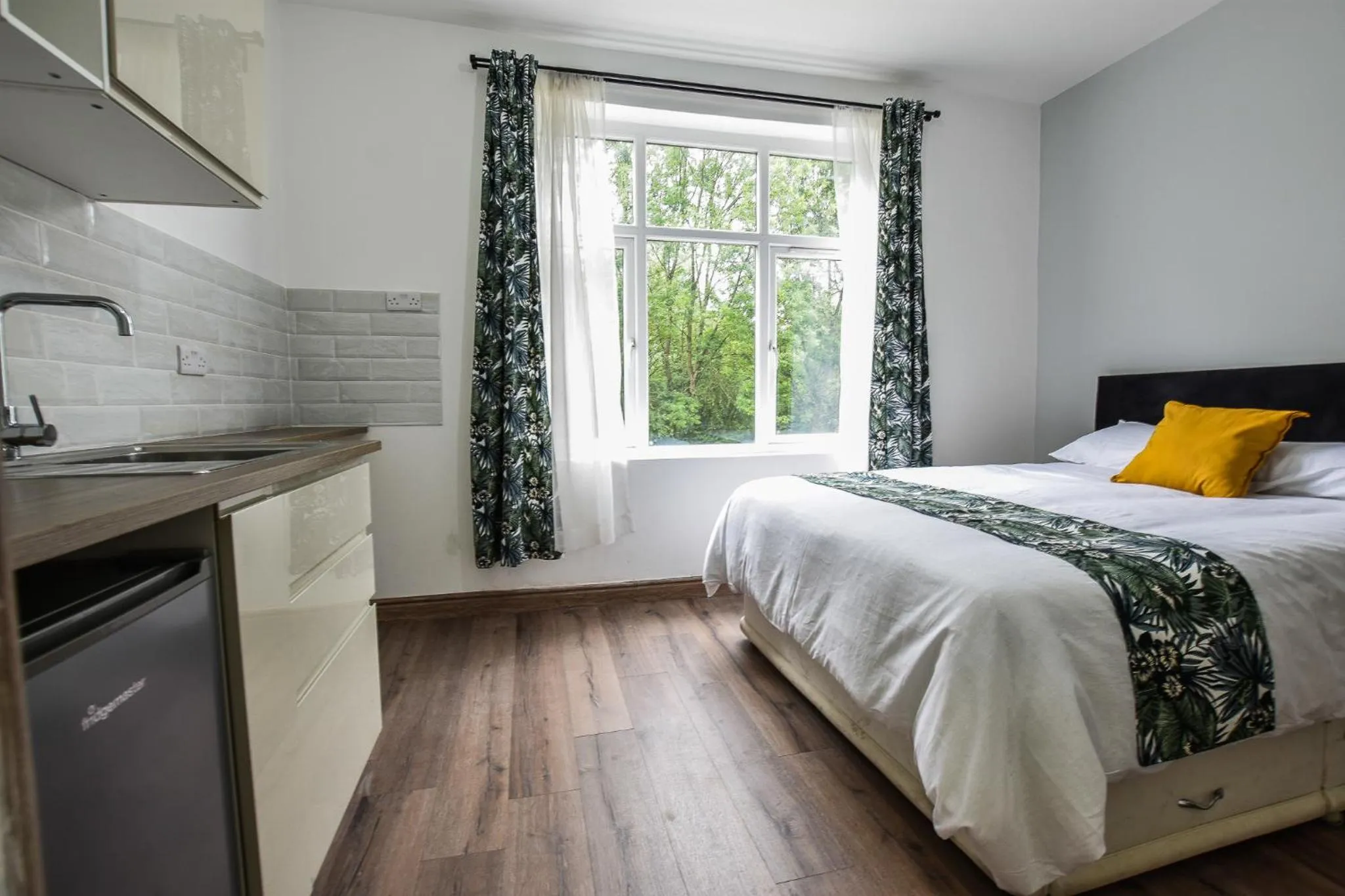 Photo of the whole room, Bed in Regency GuestHouse Manchester North