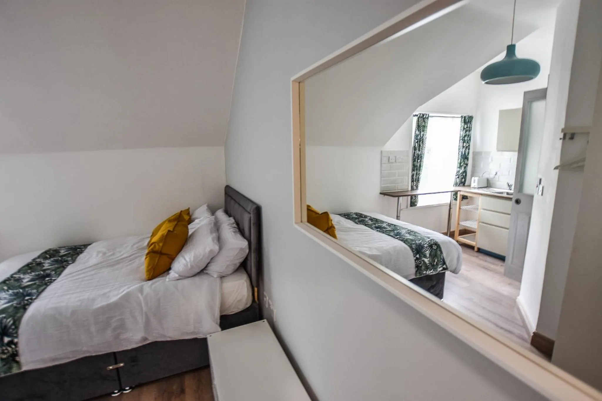 Bed in Regency GuestHouse Manchester North