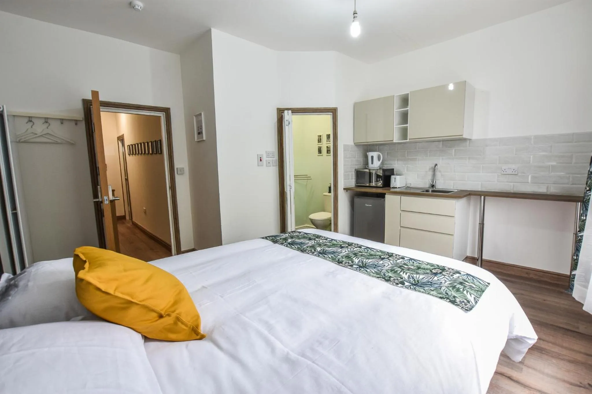 Bed in Regency GuestHouse Manchester North