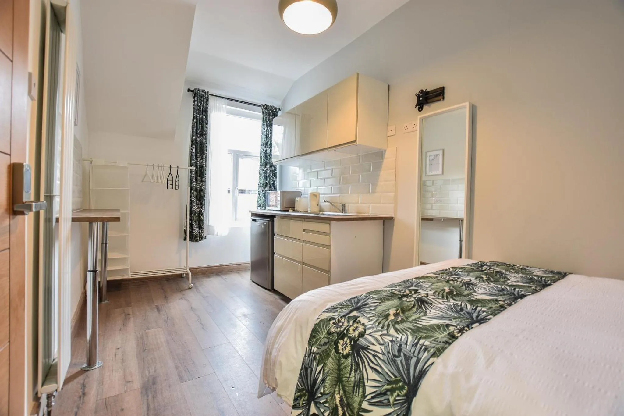 Bed in Regency GuestHouse Manchester North