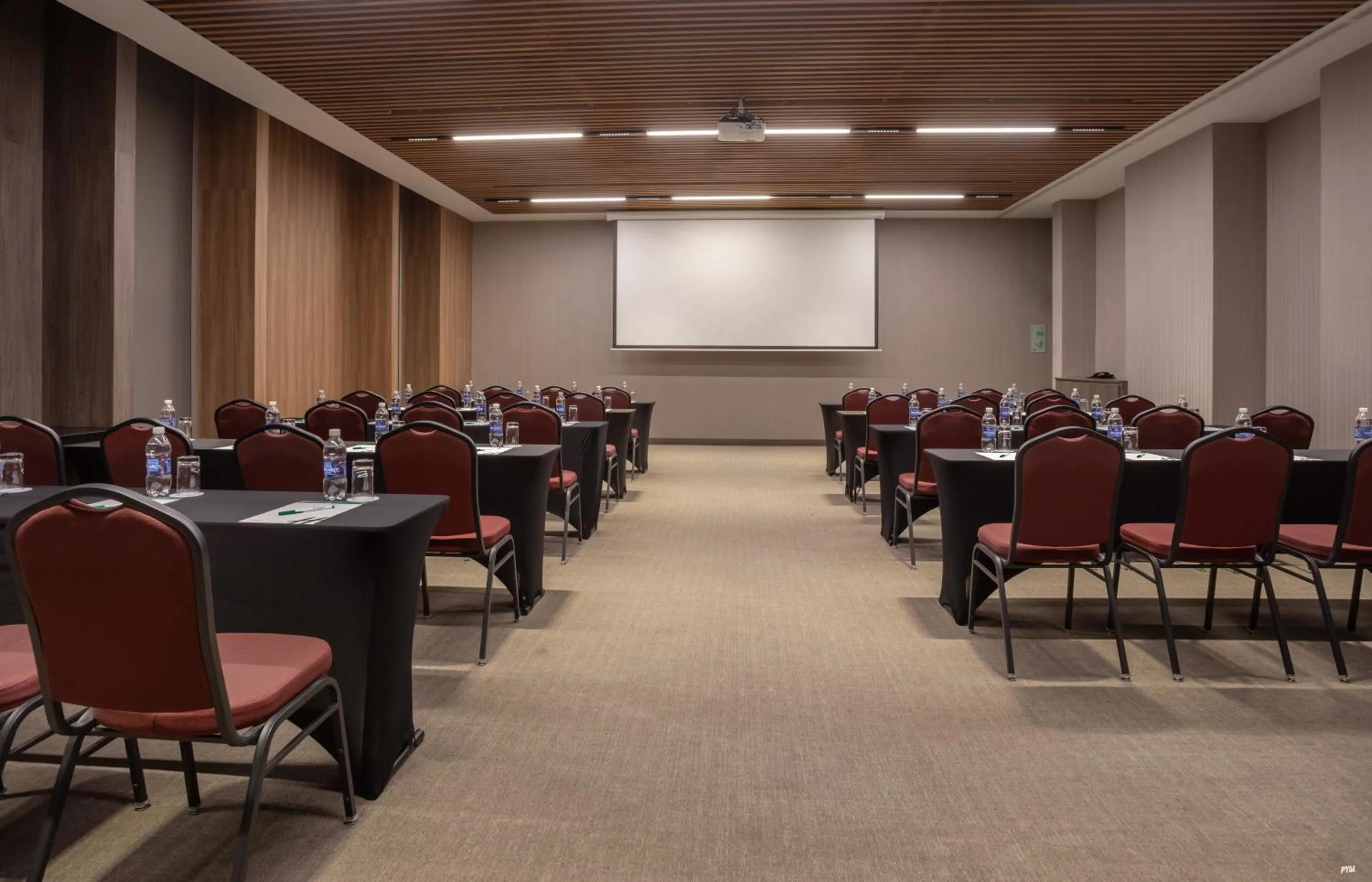 Meeting/conference room in Holiday Inn - Lima Miraflores by IHG