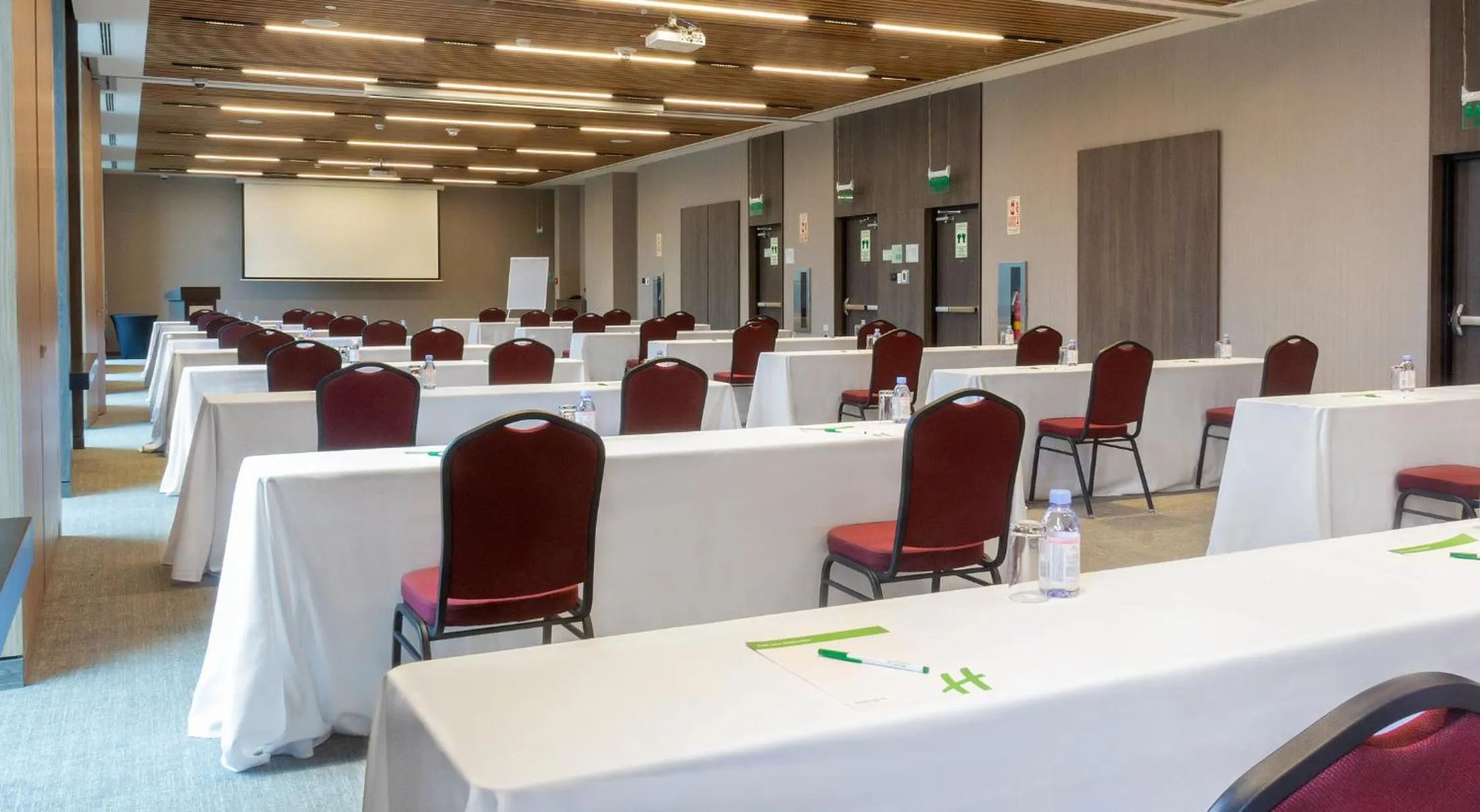 Meeting/conference room in Holiday Inn - Lima Miraflores by IHG