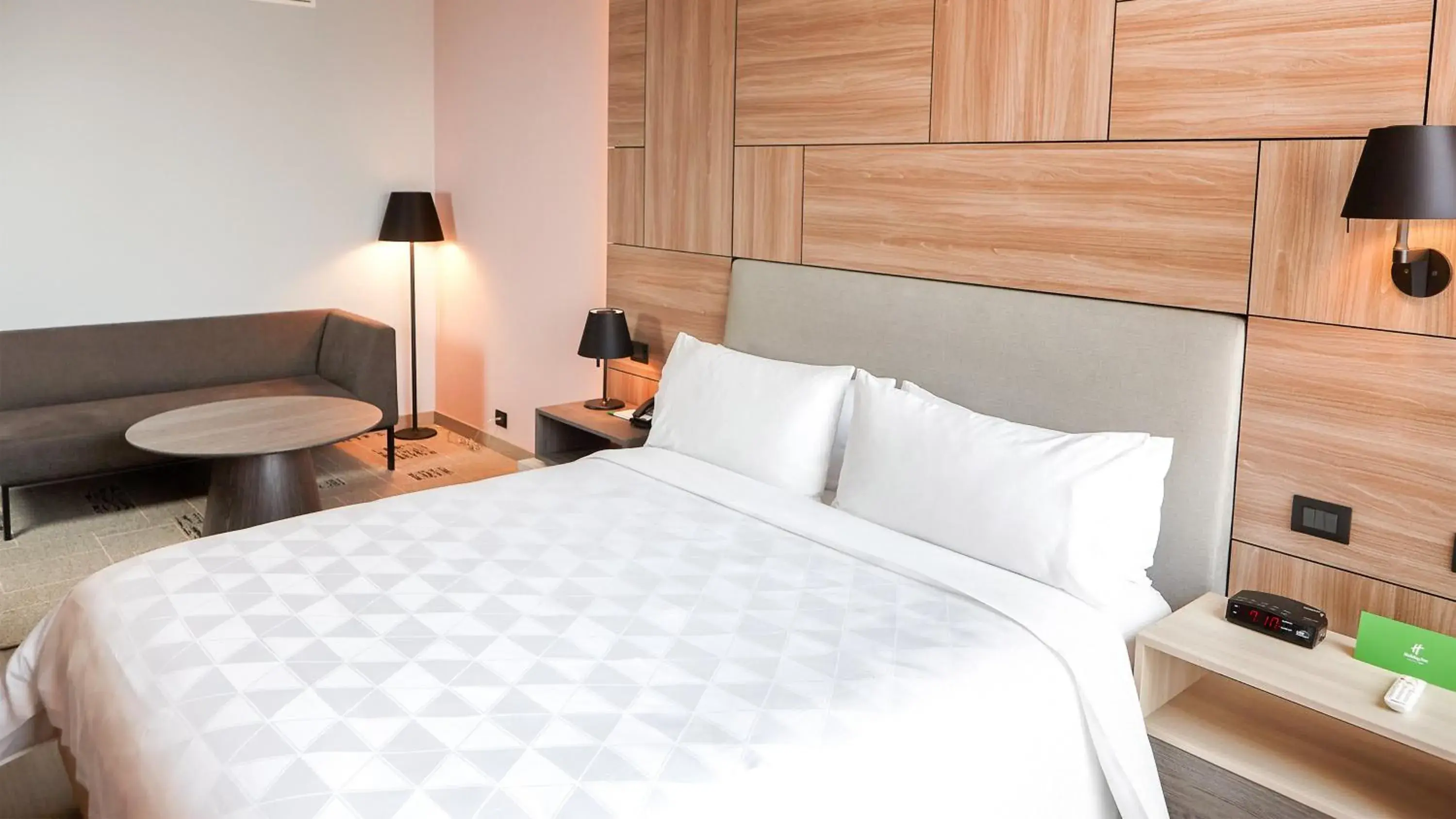 Premium King Room with City View in Holiday Inn - Lima Miraflores by IHG Premium King Room with City View in Holiday Inn - Lima Miraflores by IHG