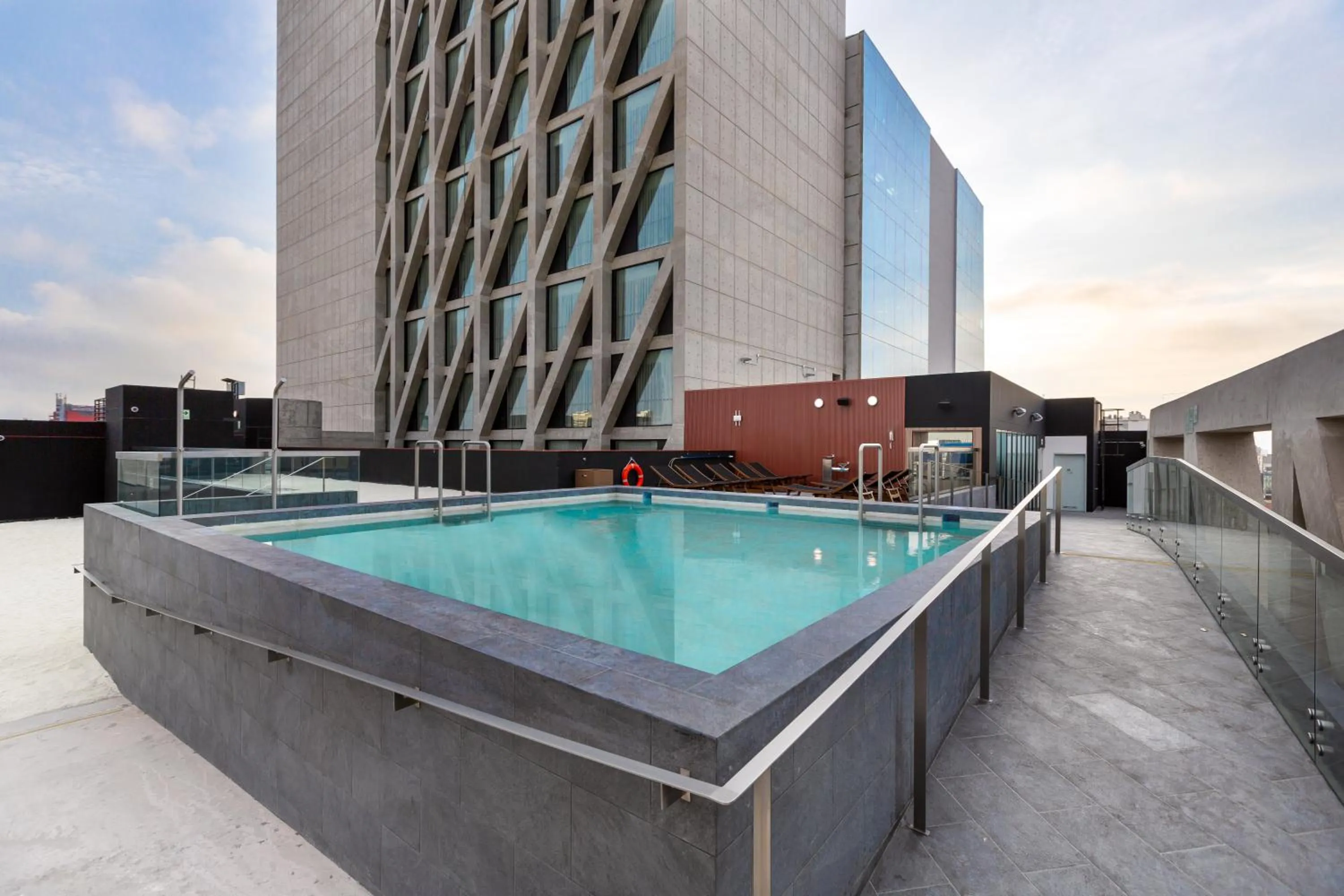 Swimming pool in Holiday Inn - Lima Miraflores by IHG