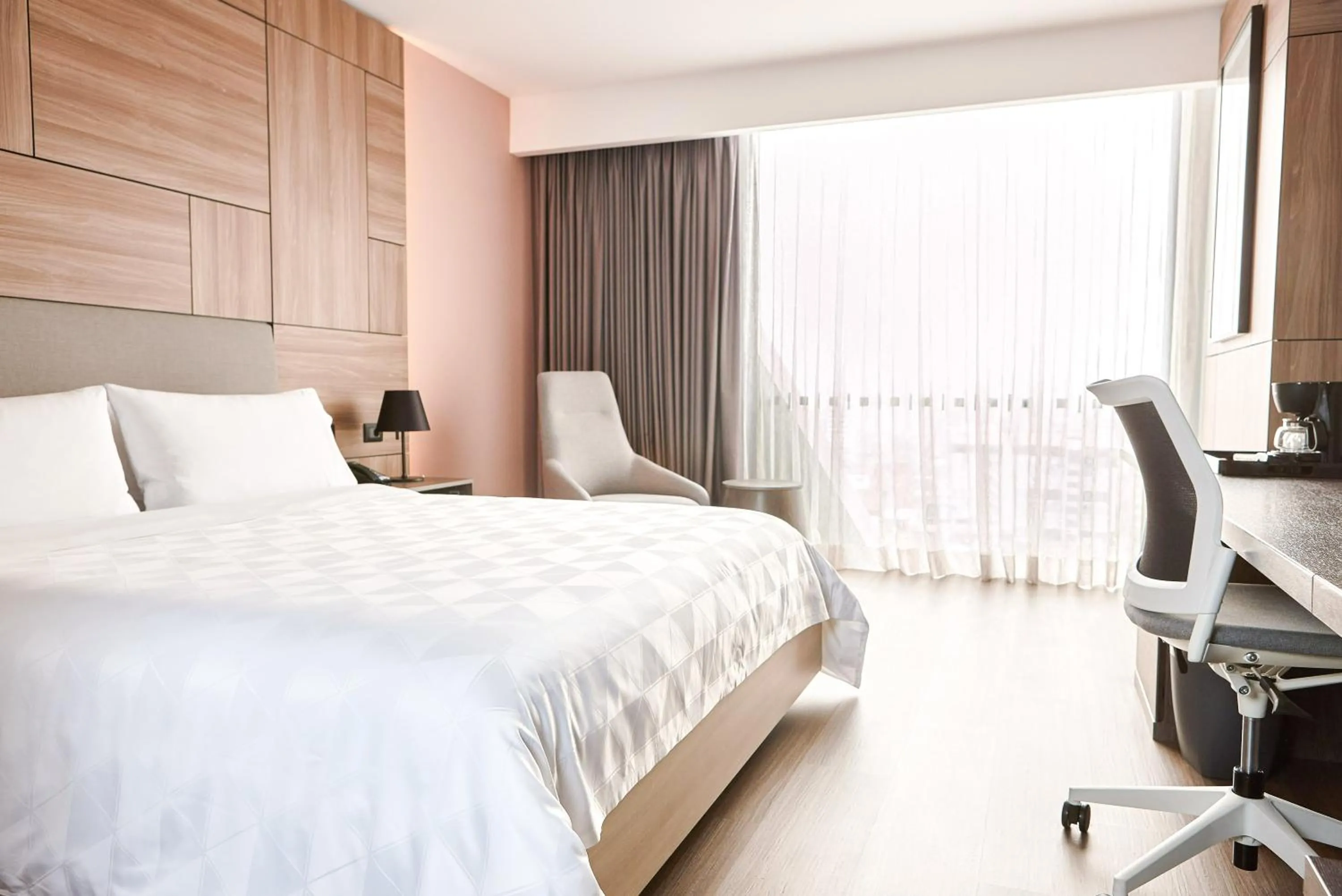 View (from property/room), Bed in Holiday Inn - Lima Miraflores by IHG