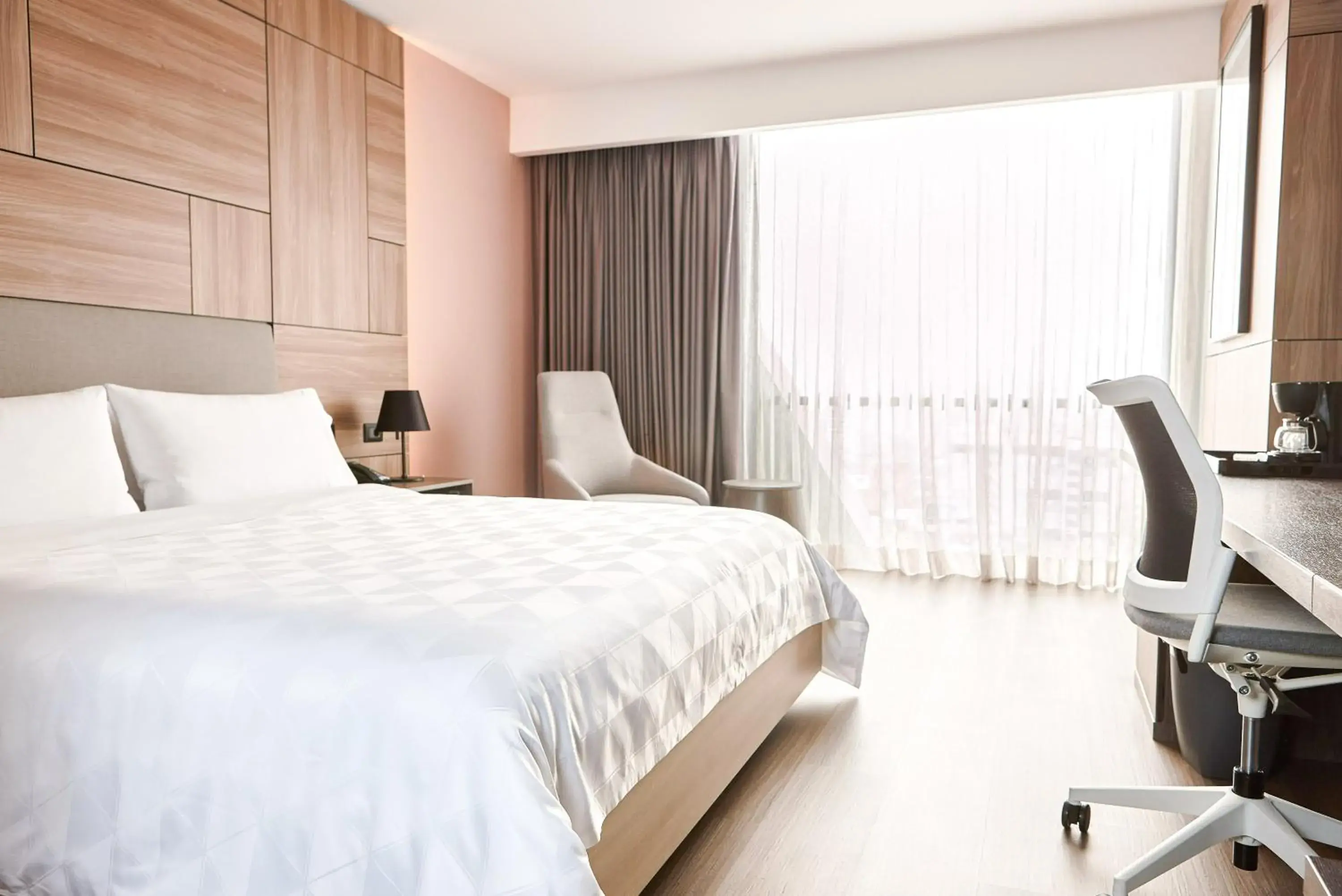 Standard King Room in Holiday Inn - Lima Miraflores by IHG Standard King Room in Holiday Inn - Lima Miraflores by IHG