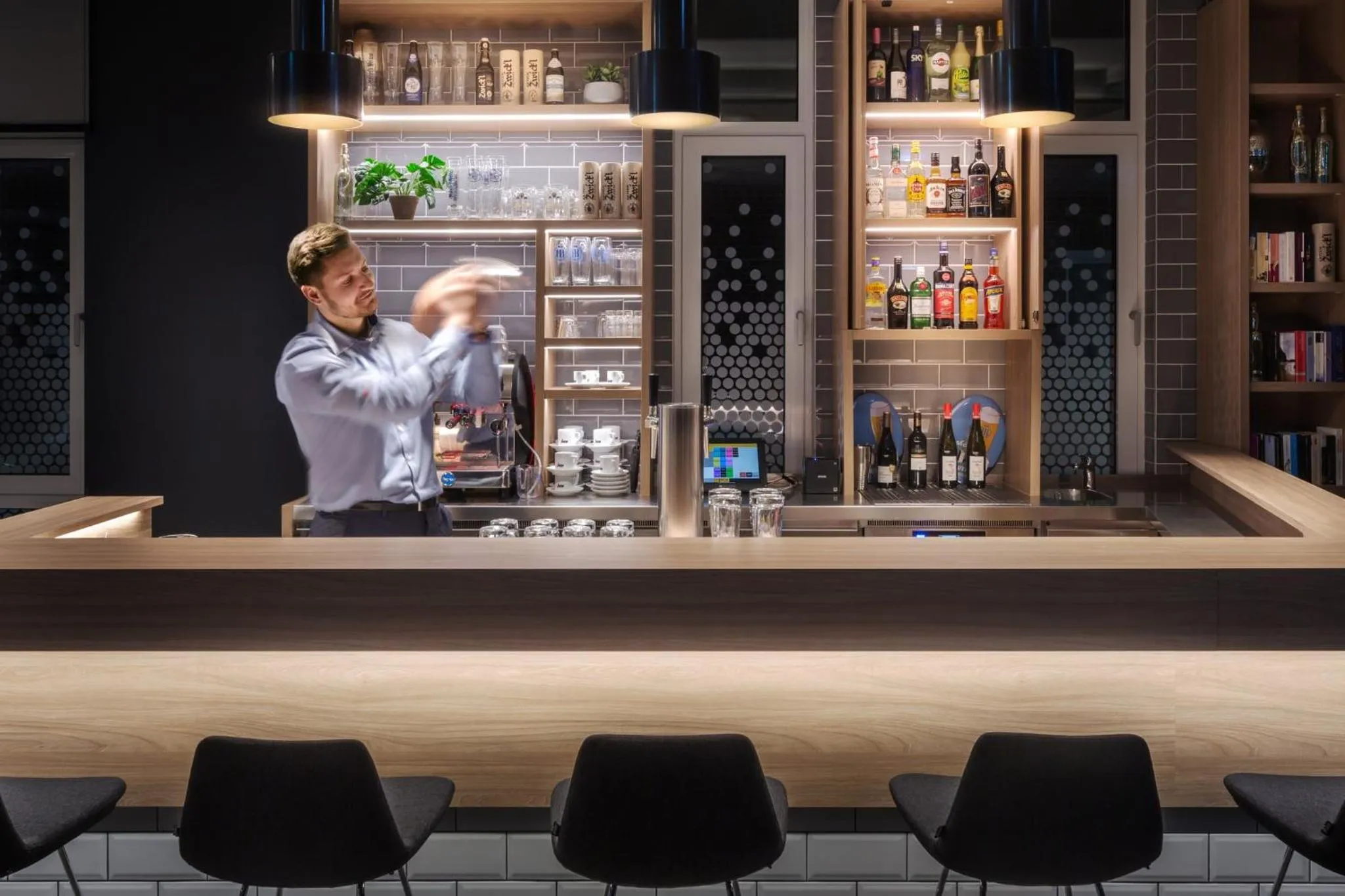 Lounge or bar in Holiday Inn Express - Erlangen by IHG