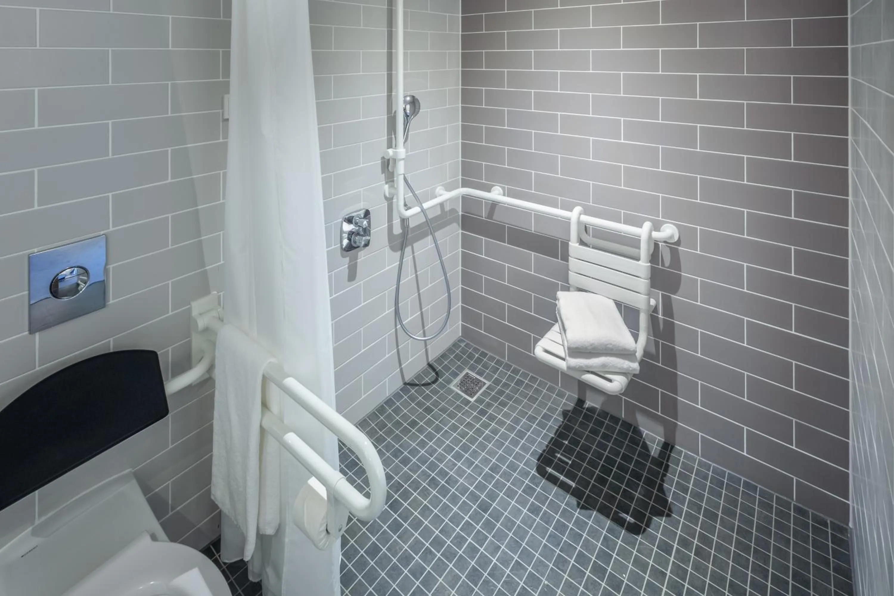 Bathroom in Holiday Inn Express - Erlangen by IHG