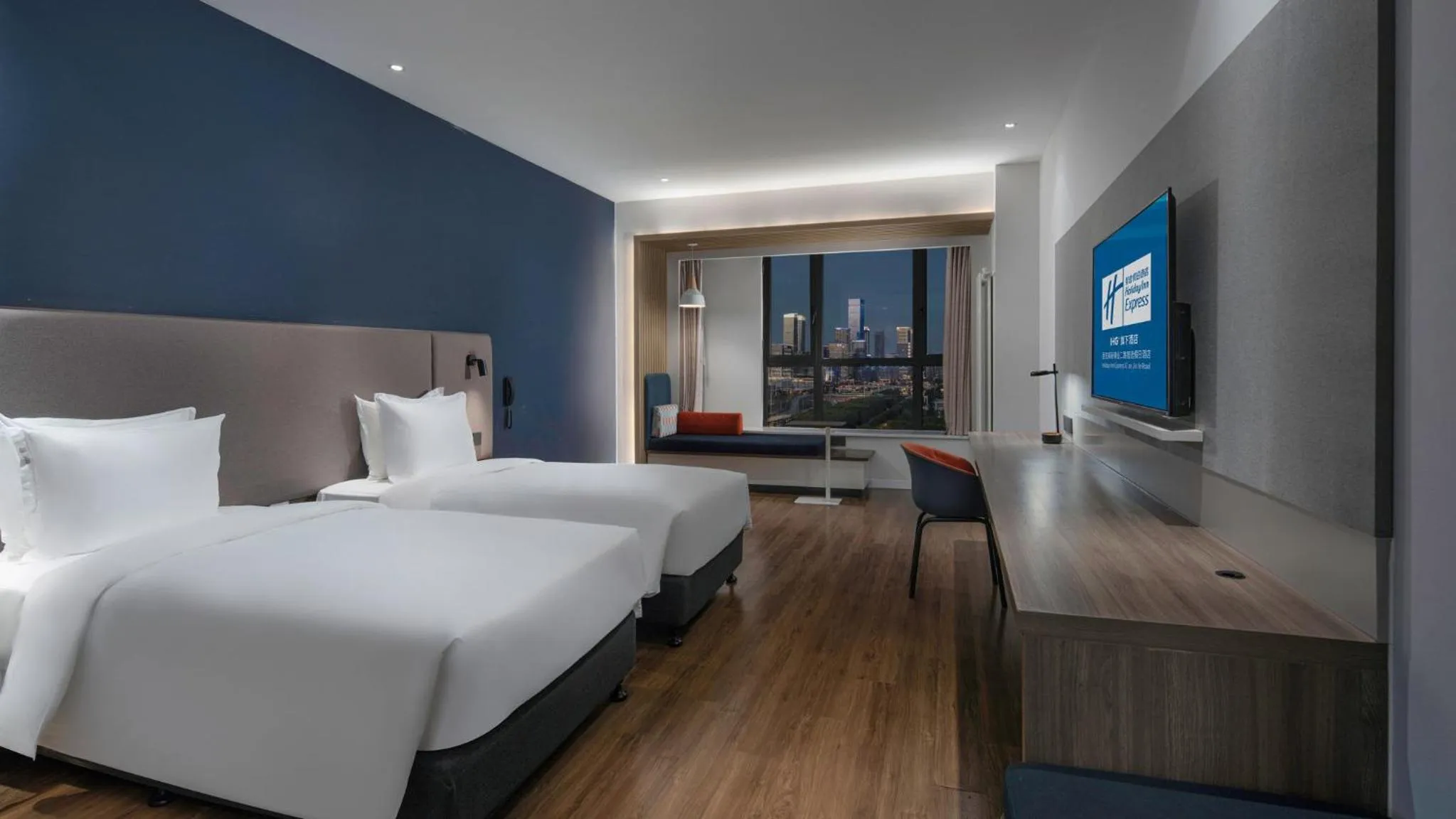 Photo of the whole room in Holiday Inn Express Xi'an West, an IHG Hotel