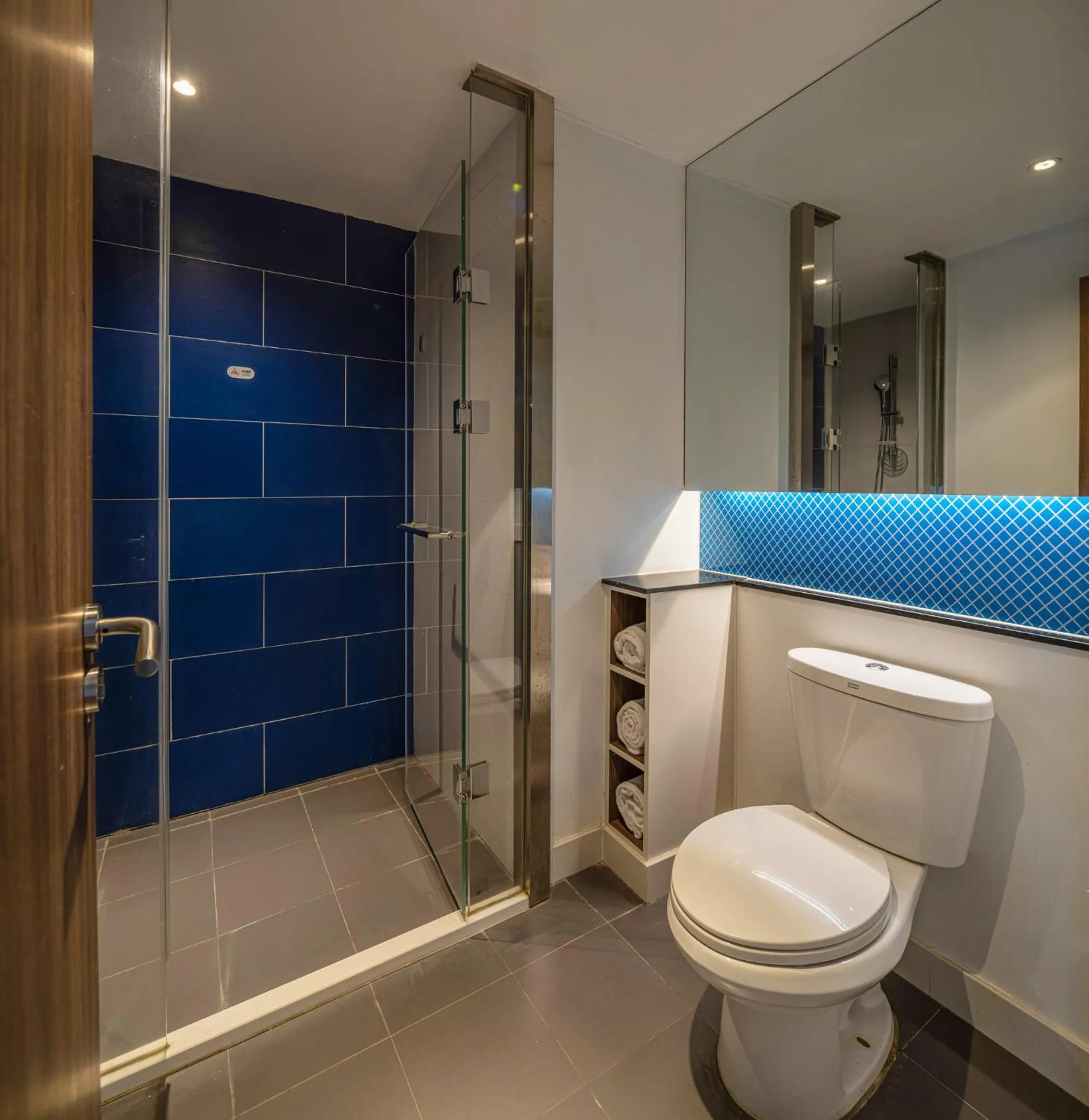 Bathroom in Holiday Inn Express Xi'an West, an IHG Hotel