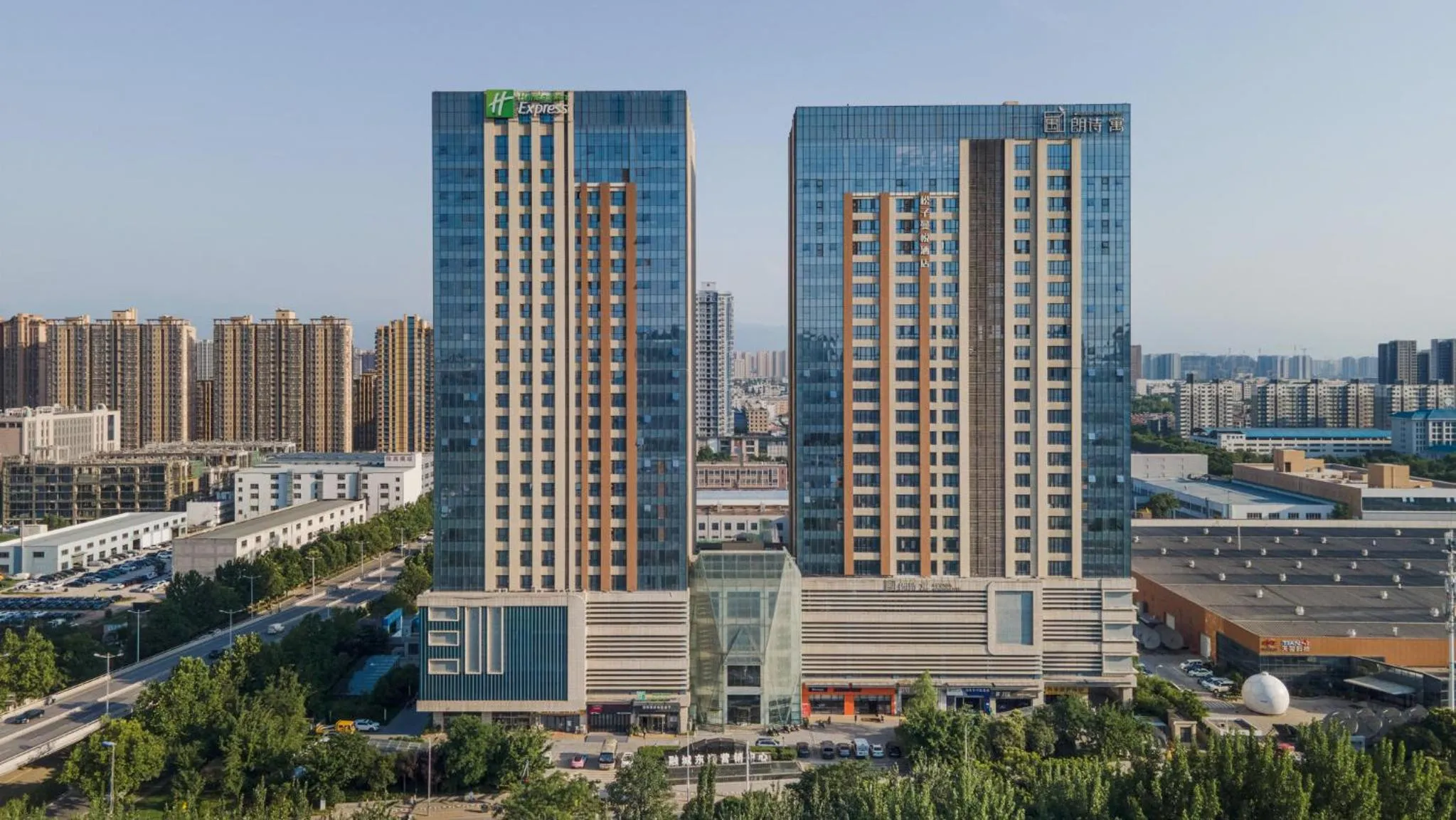 Property building in Holiday Inn Express Xi'an West, an IHG Hotel