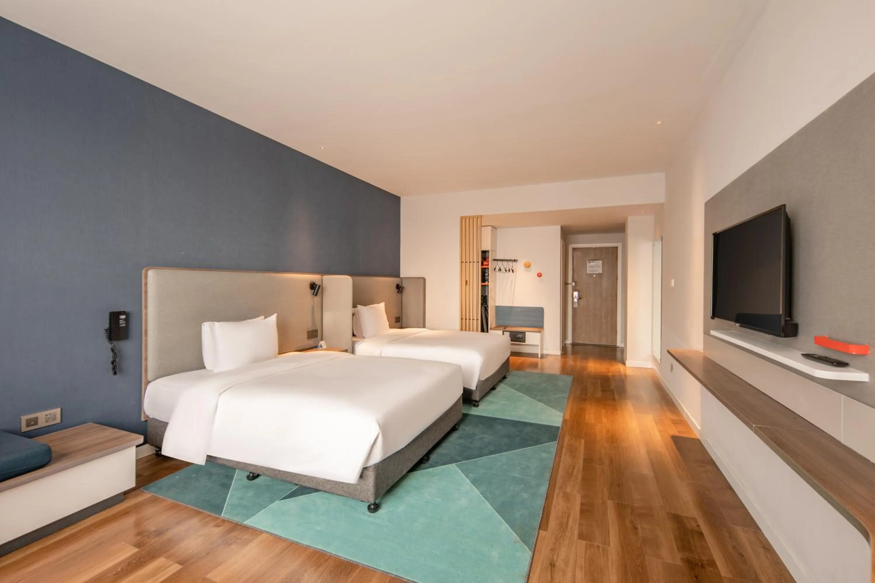 Bed in Holiday Inn Express Shanghai Jiading New City by IHG