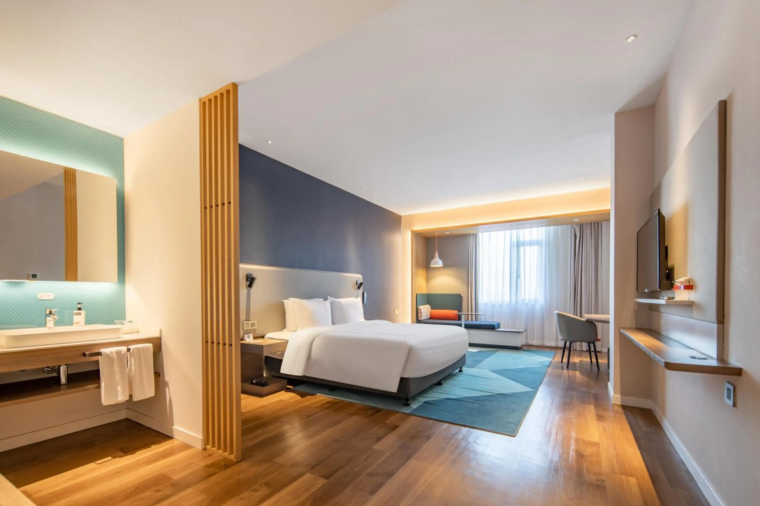 Bed in Holiday Inn Express Shanghai Jiading New City by IHG