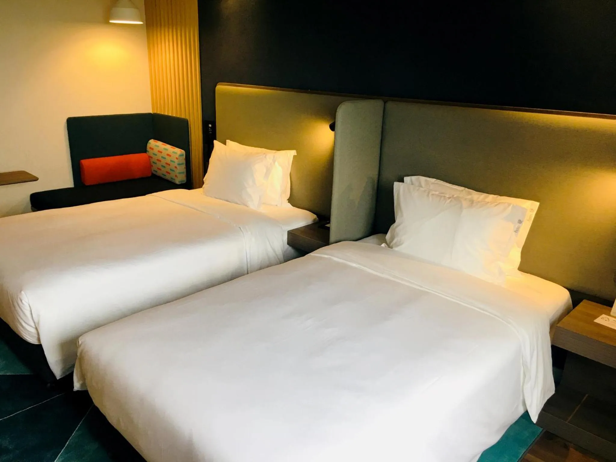 Photo of the whole room, Bed in Holiday Inn Express Shanghai Jiading New City by IHG