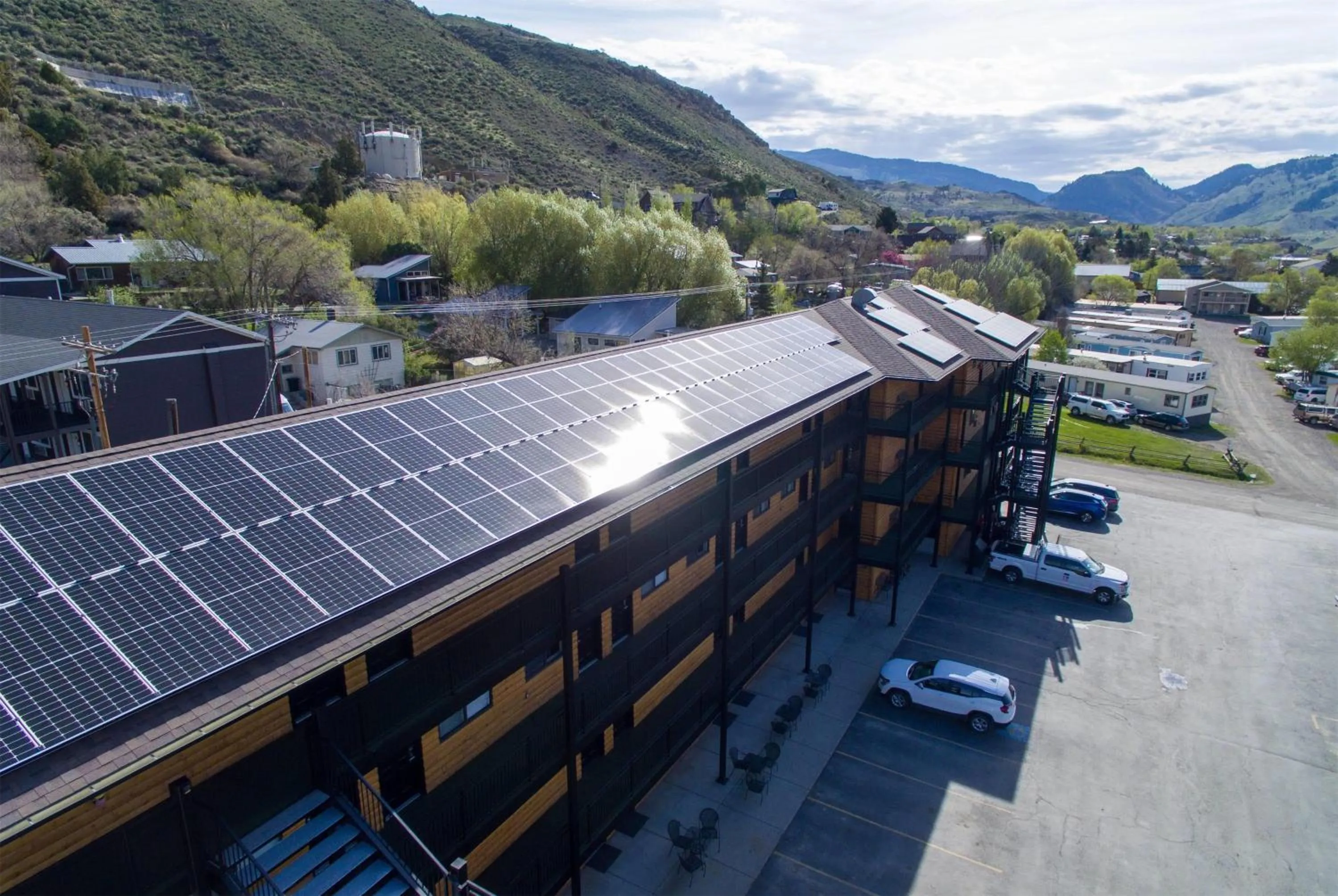 Property building in Travelodge by Wyndham Gardiner Yellowstone Park North Entr