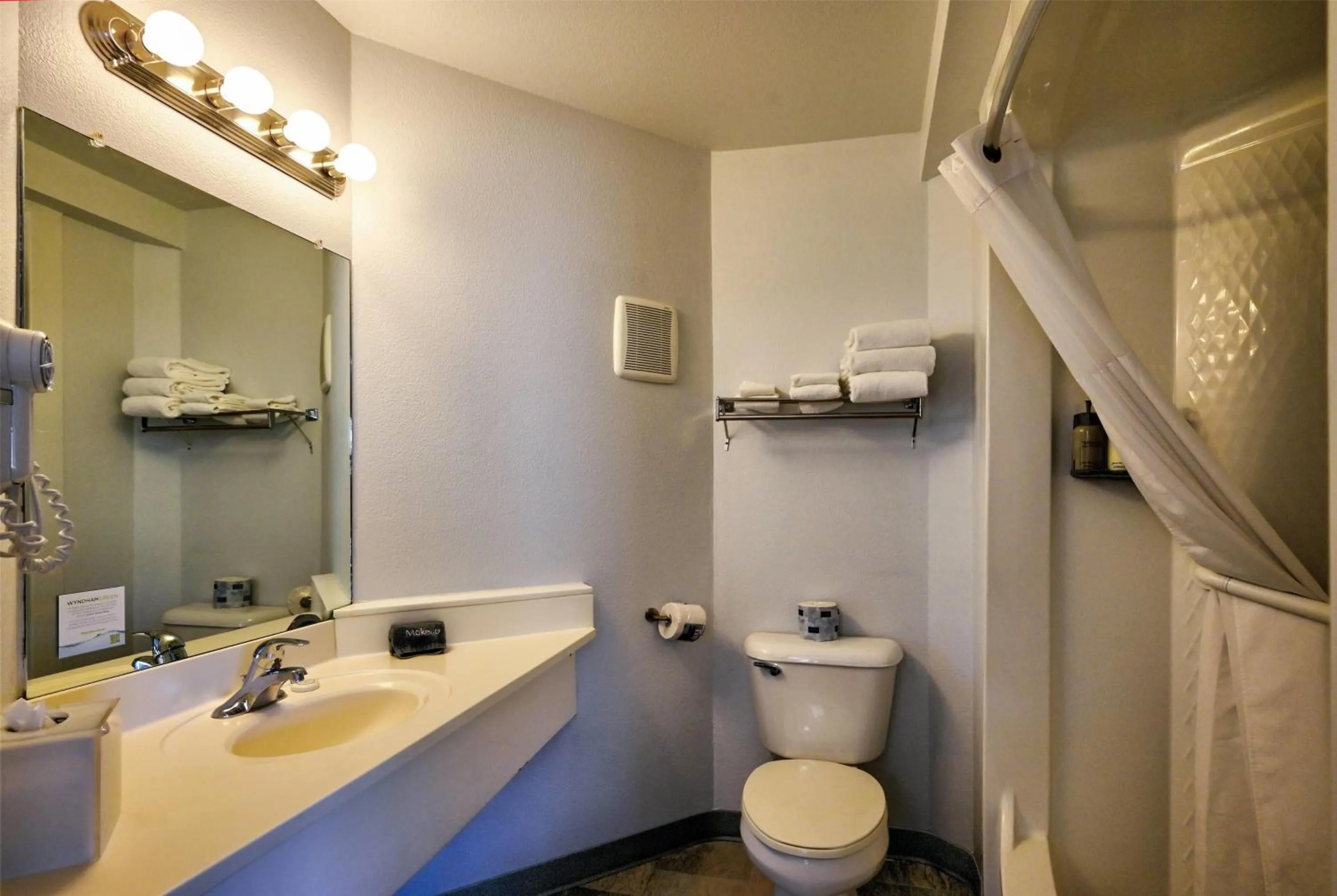 Bathroom in Travelodge by Wyndham Gardiner Yellowstone Park North Entr