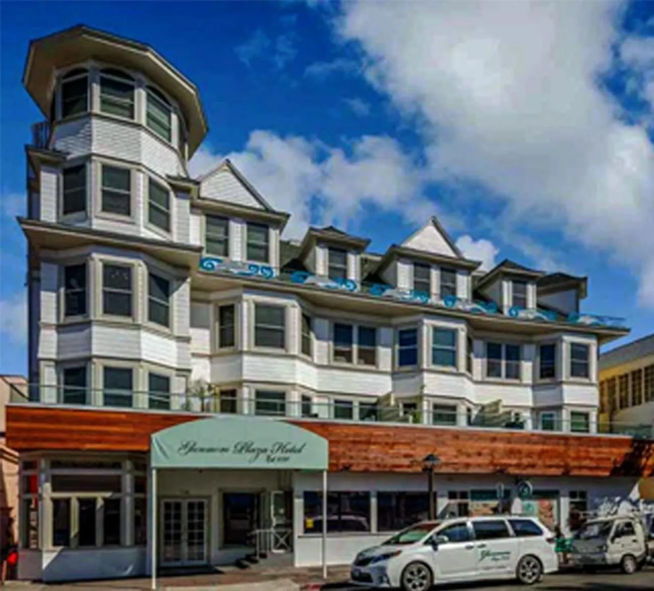 Property building in Glenmore Plaza Hotel