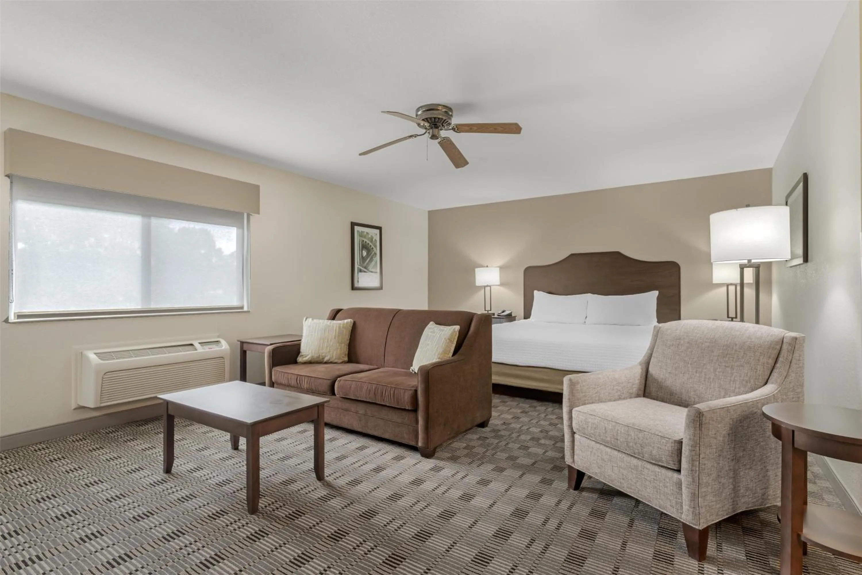 Bedroom, Bed in Best Western TimberRidge Inn