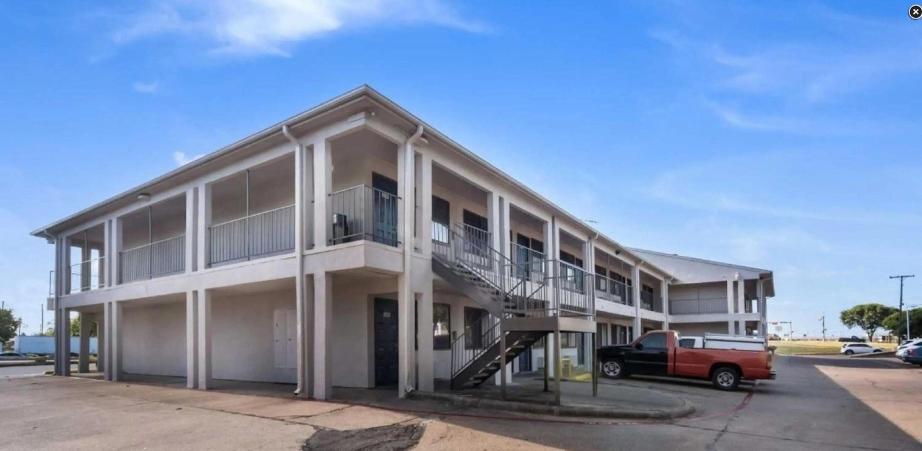 Property building in Motel 6 Irving - Loop 12