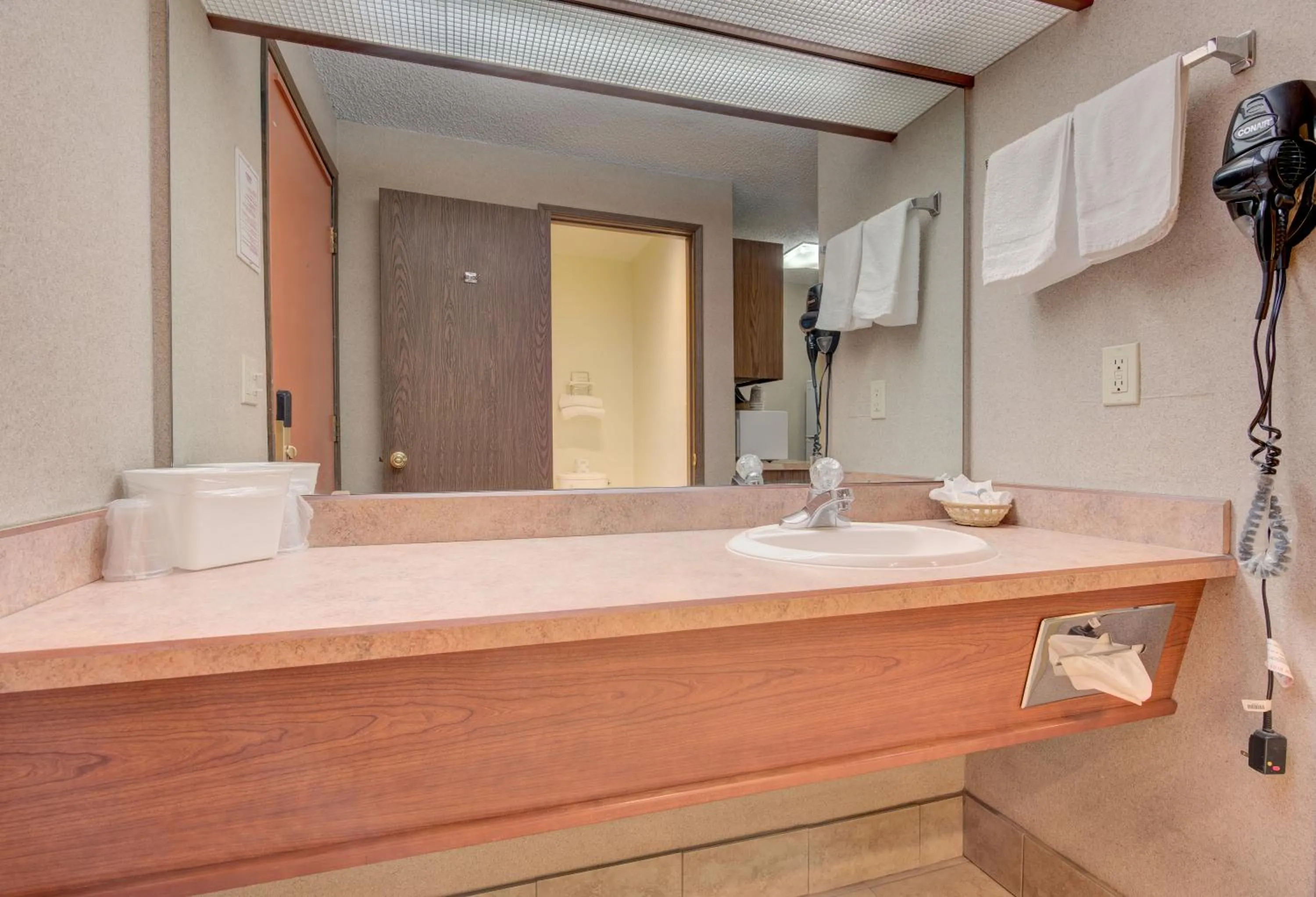 Bathroom in Redmond Inn