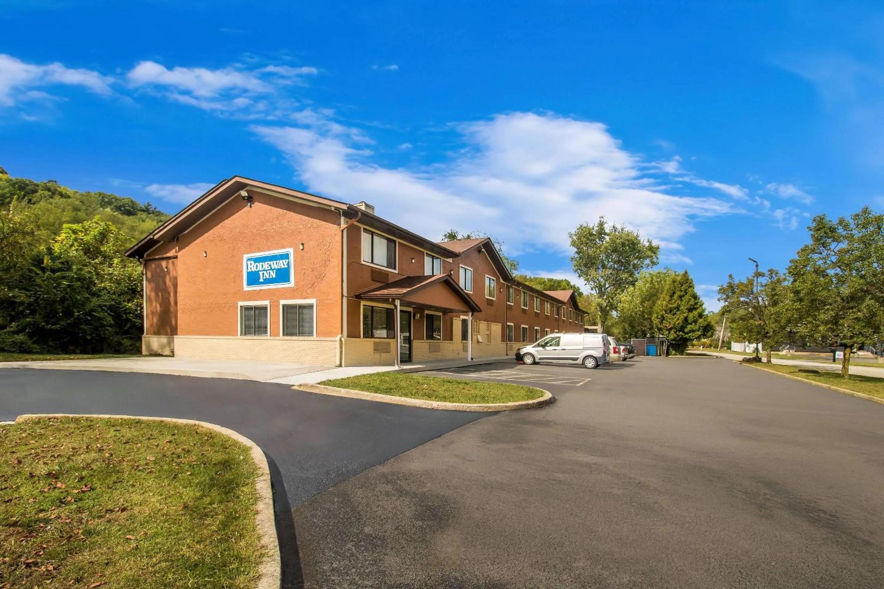 Property building in Rodeway Inn Delmont