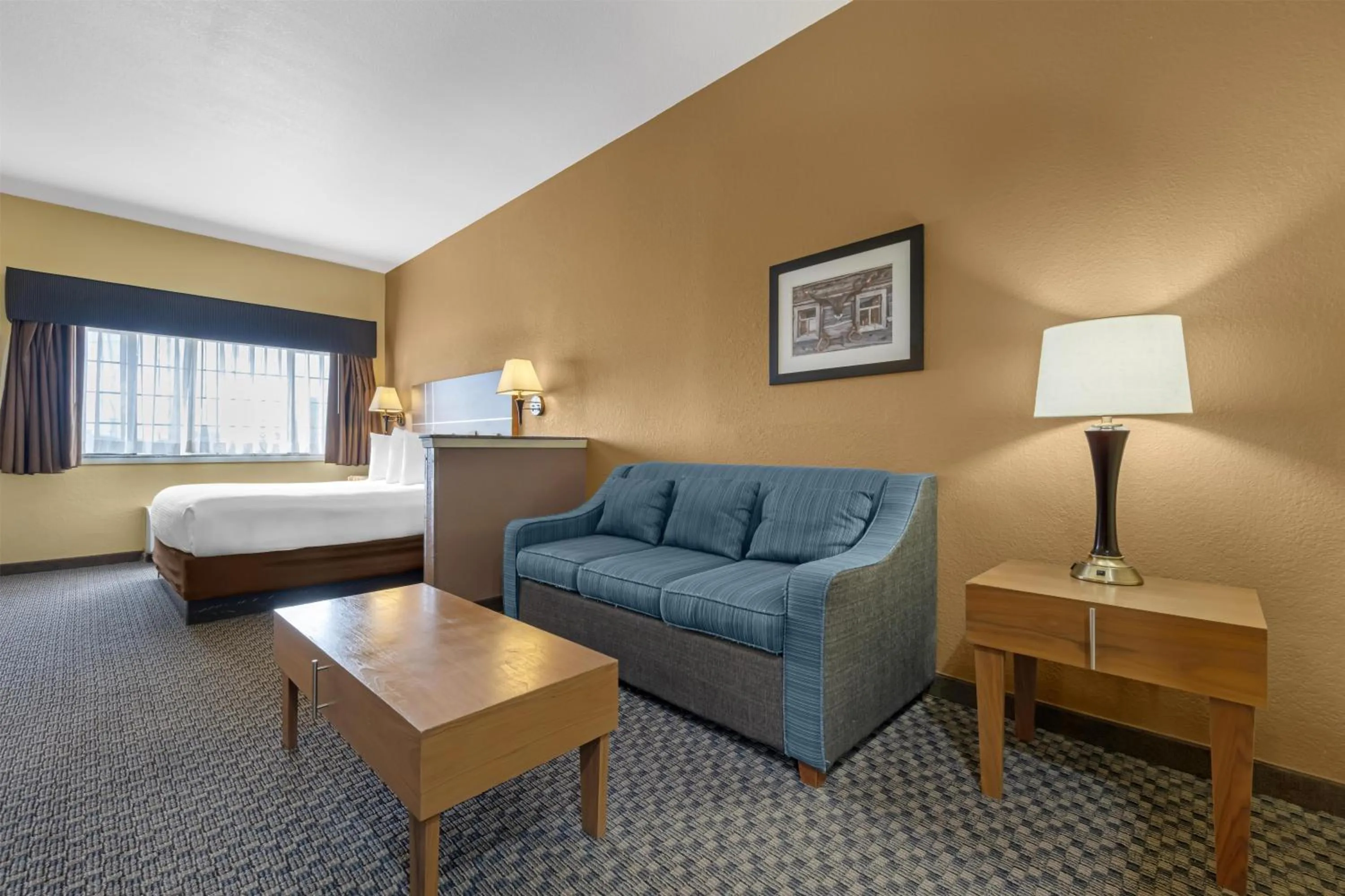 Bedroom, Bed in Best Western Plus Shamrock Inn & Suites