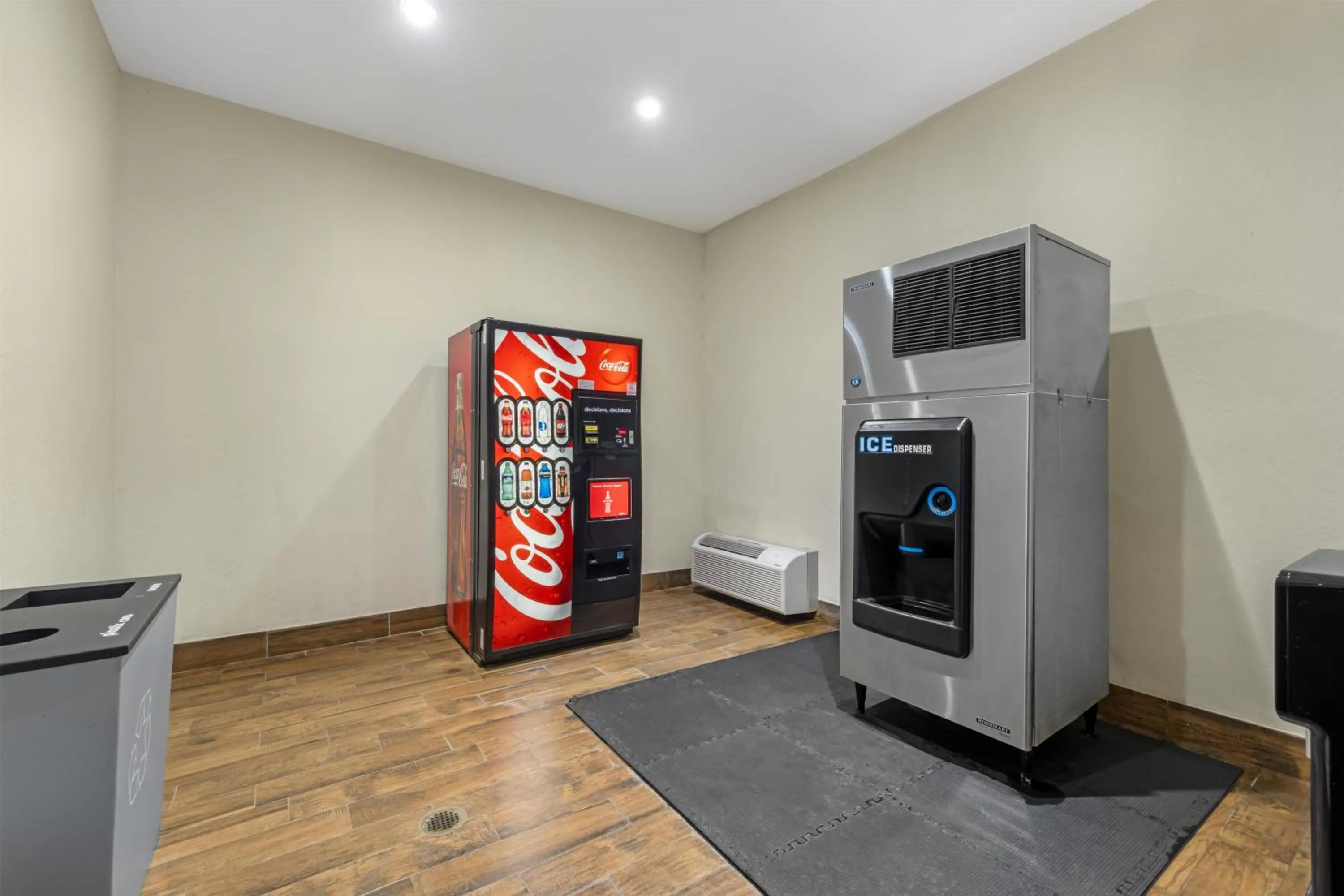 Property building in Best Western Plus Shamrock Inn & Suites