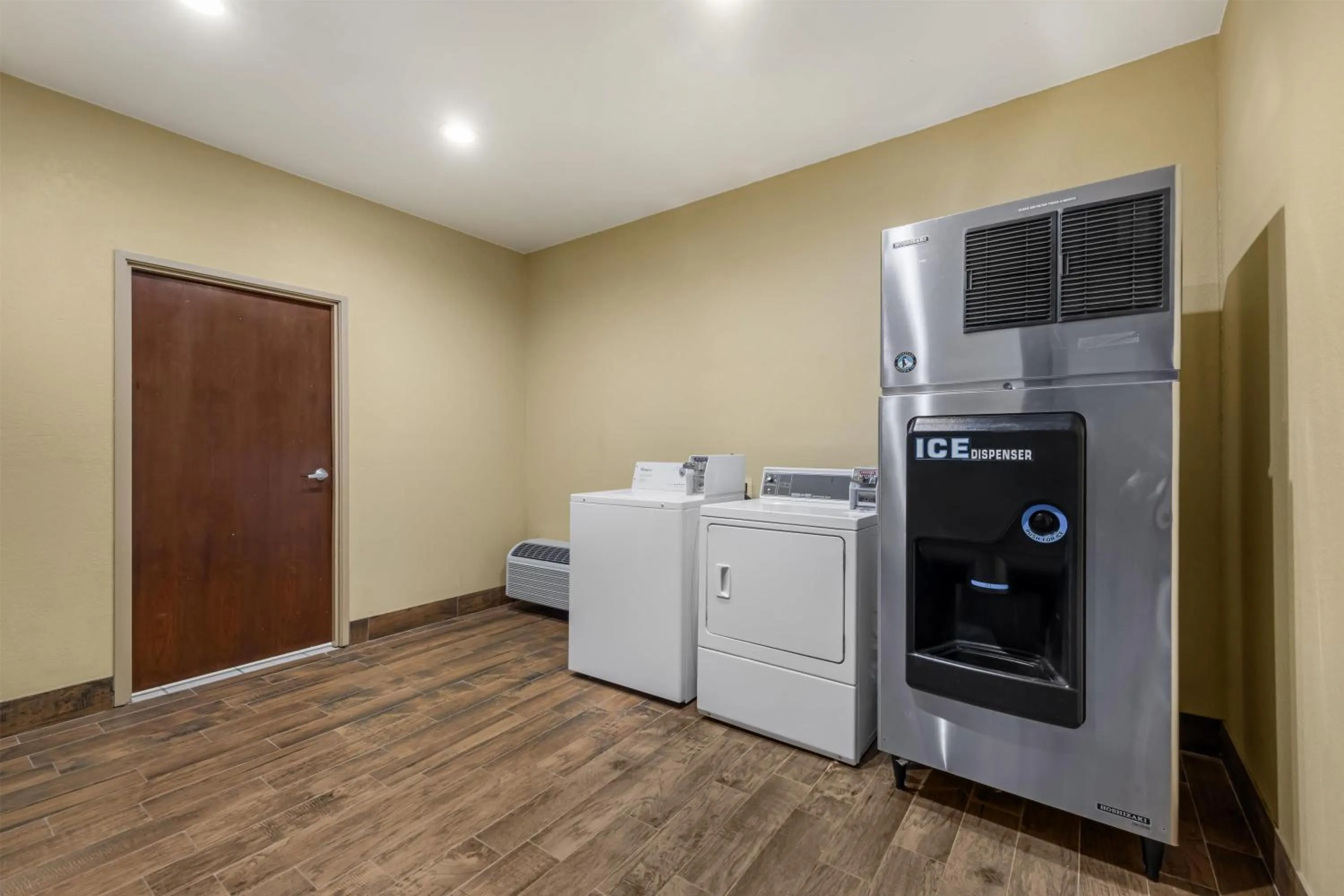 Property building in Best Western Plus Shamrock Inn & Suites