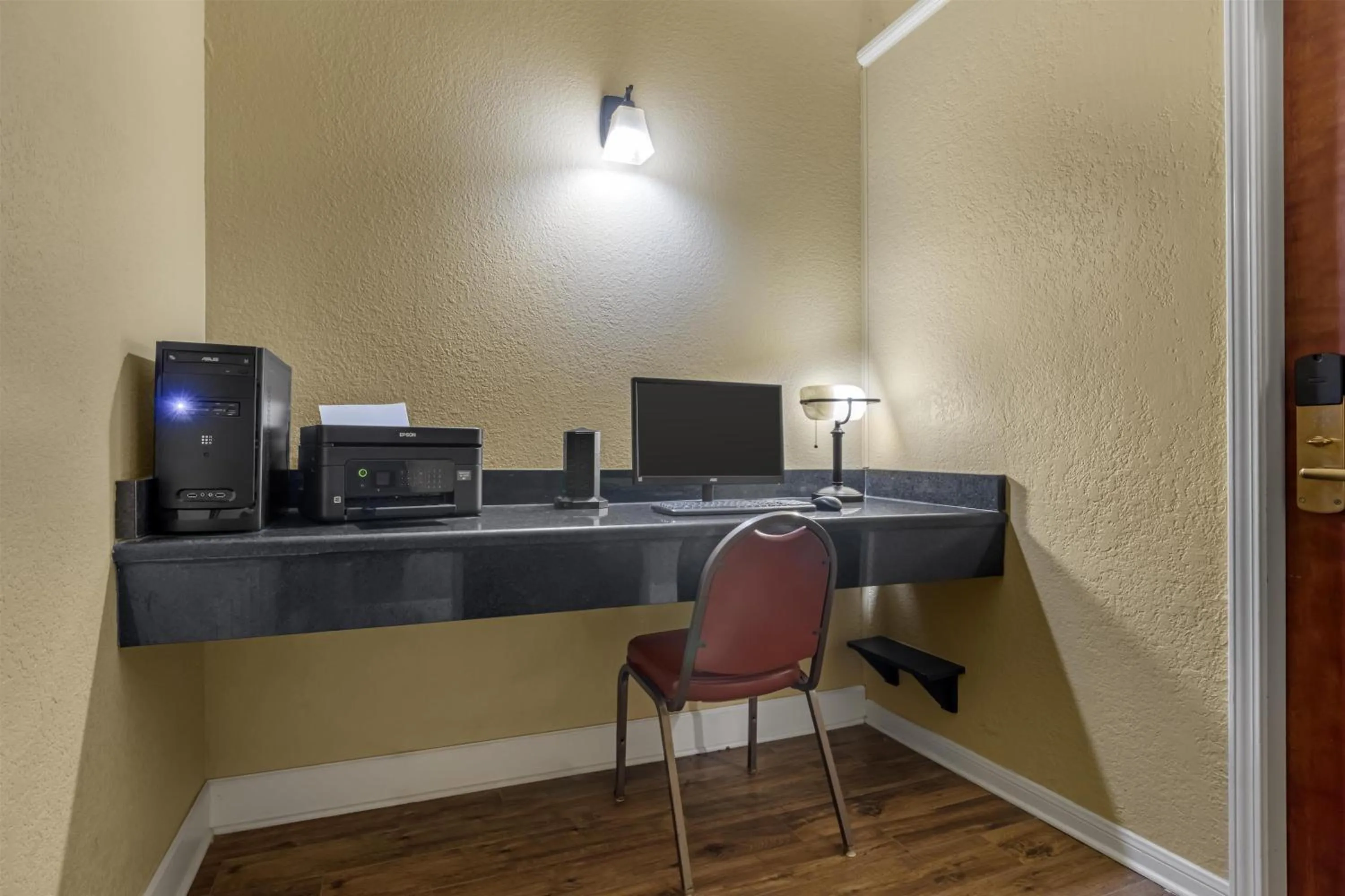 Business facilities in Best Western Plus Shamrock Inn & Suites