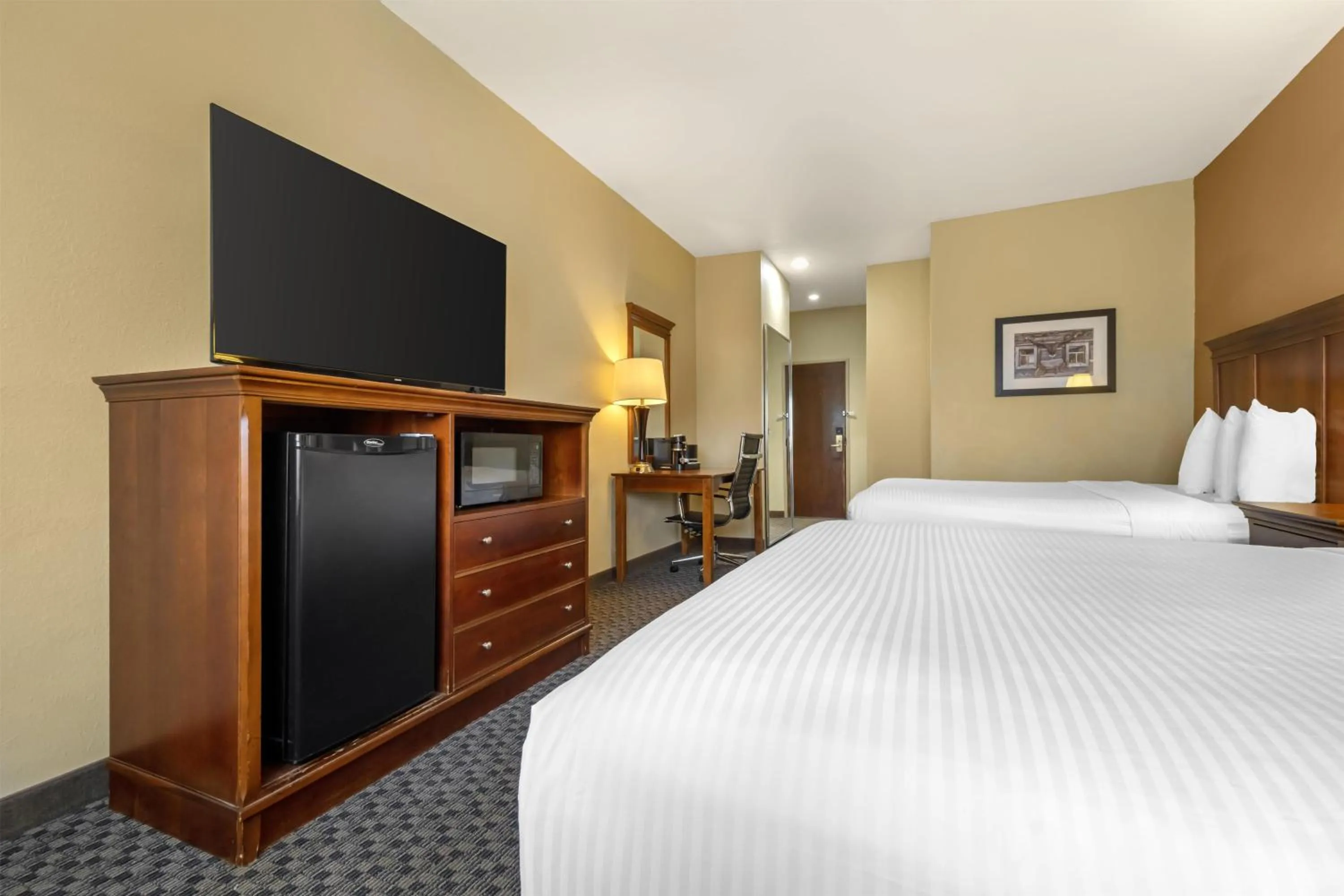 Bedroom, Bed in Best Western Plus Shamrock Inn & Suites