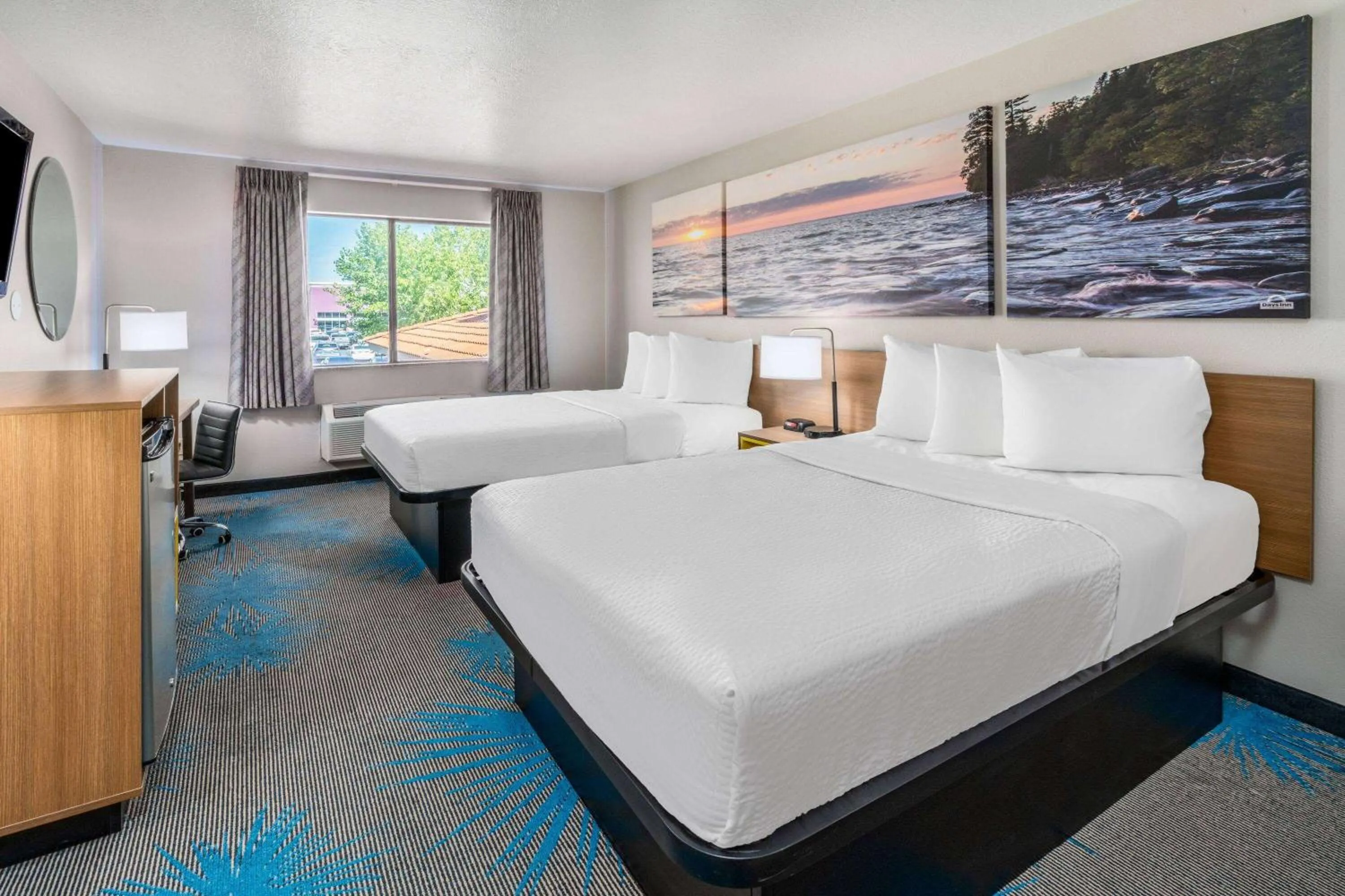 Photo of the whole room, Bed in Days Inn by Wyndham Los Lunas