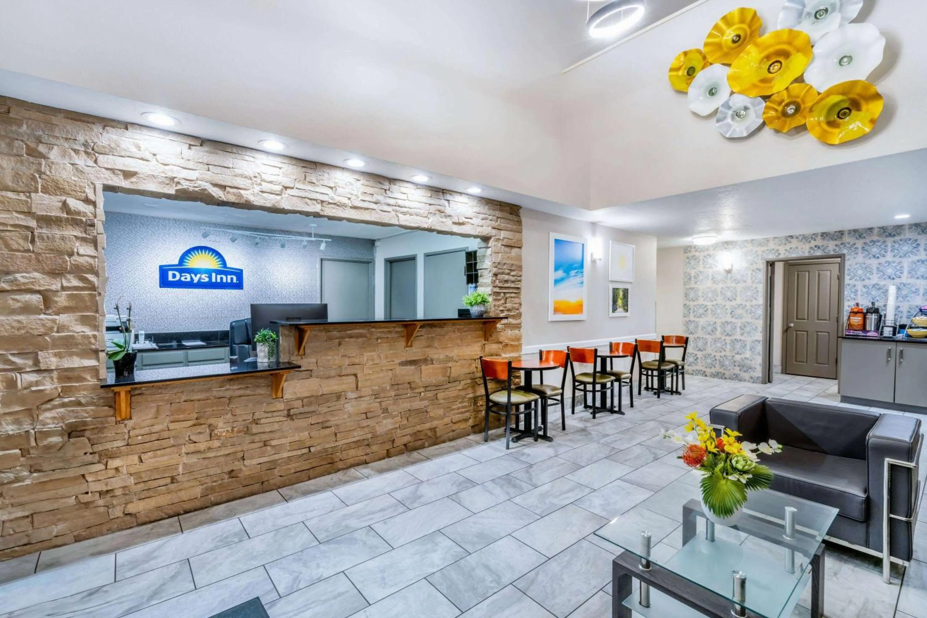 Lobby or reception in Days Inn by Wyndham Los Lunas