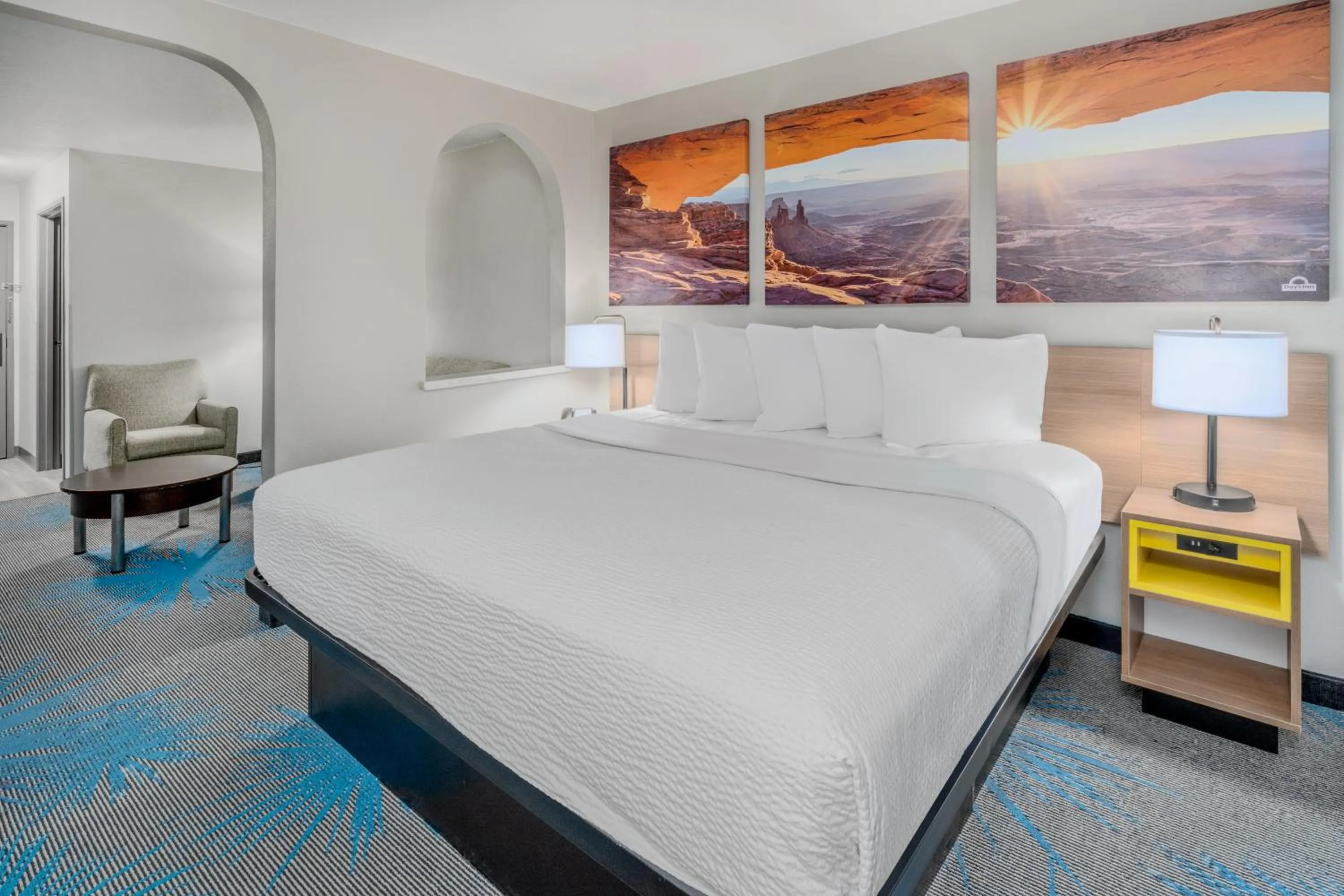 Photo of the whole room, Bed in Days Inn by Wyndham Los Lunas