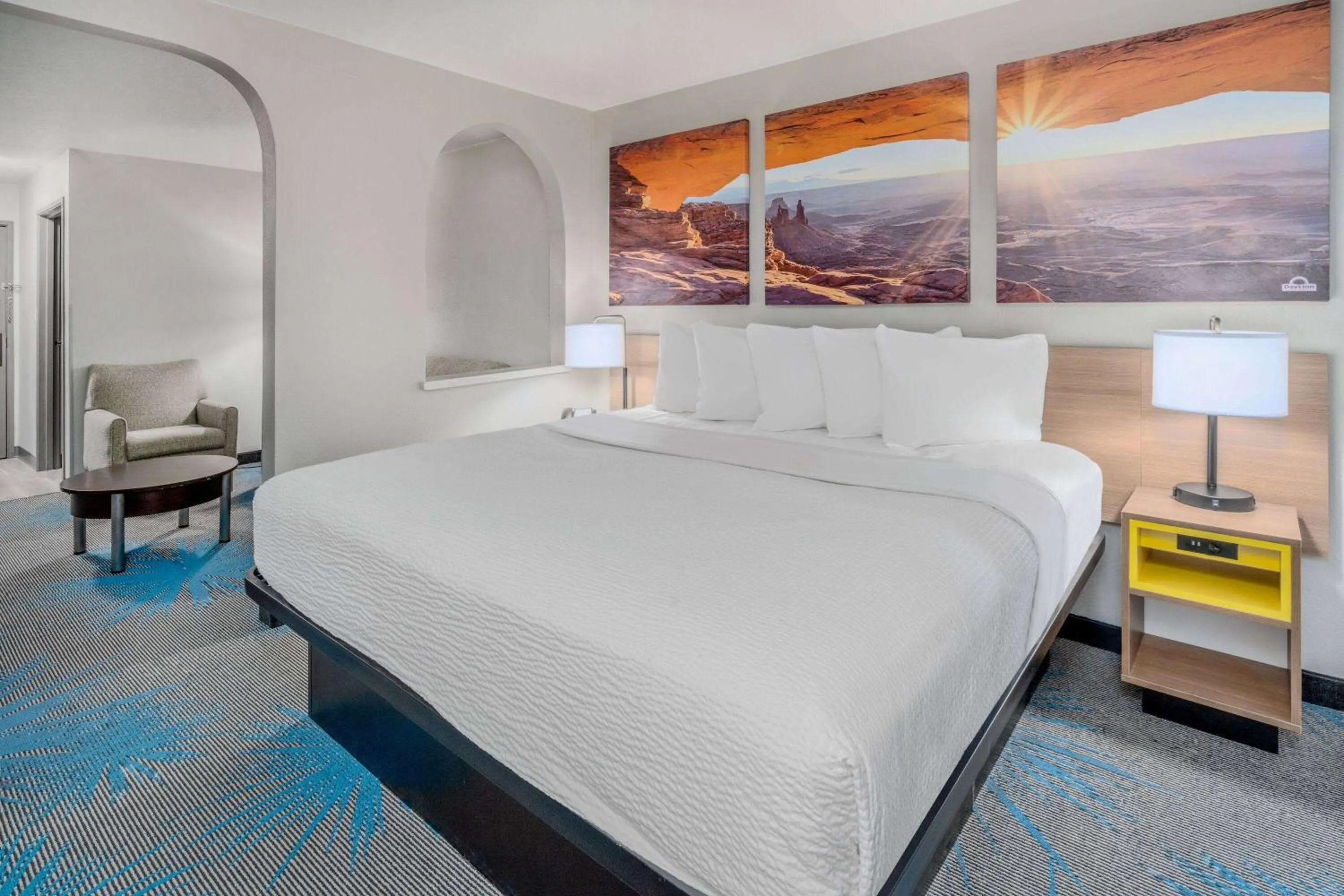 Photo of the whole room, Bed in Days Inn by Wyndham Los Lunas