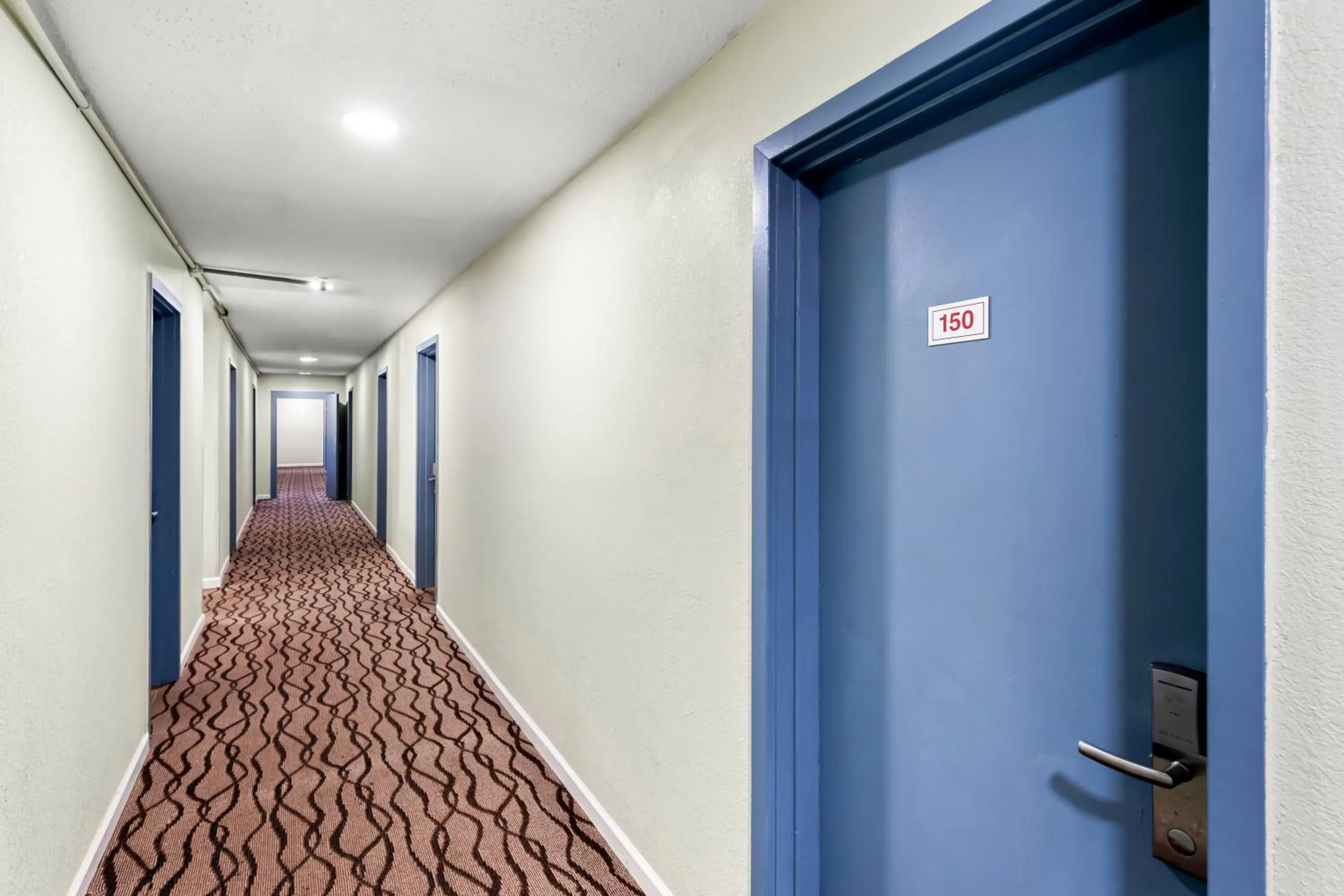 Property building in Americas Best Value Inn Marion