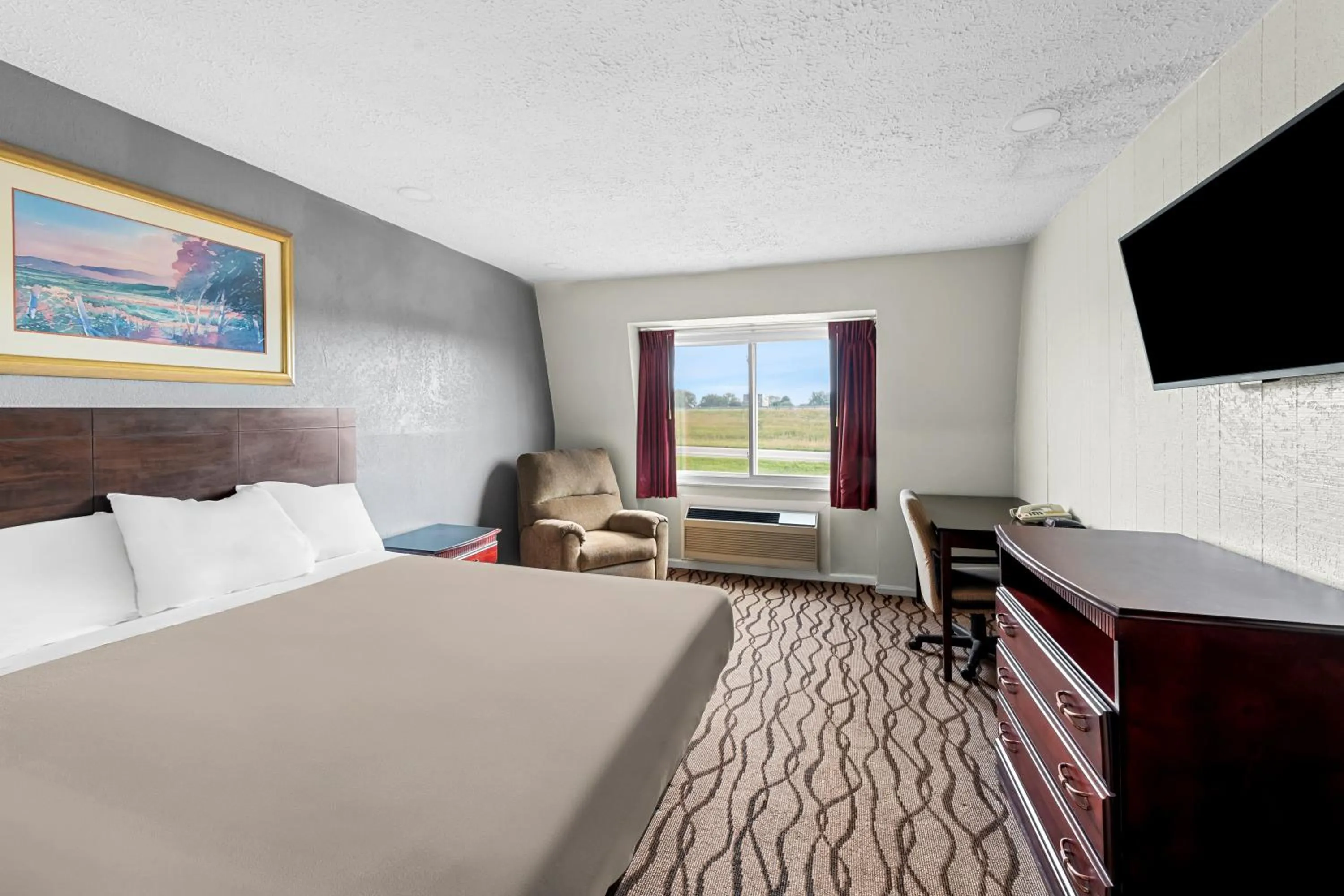 TV and multimedia in Americas Best Value Inn Marion