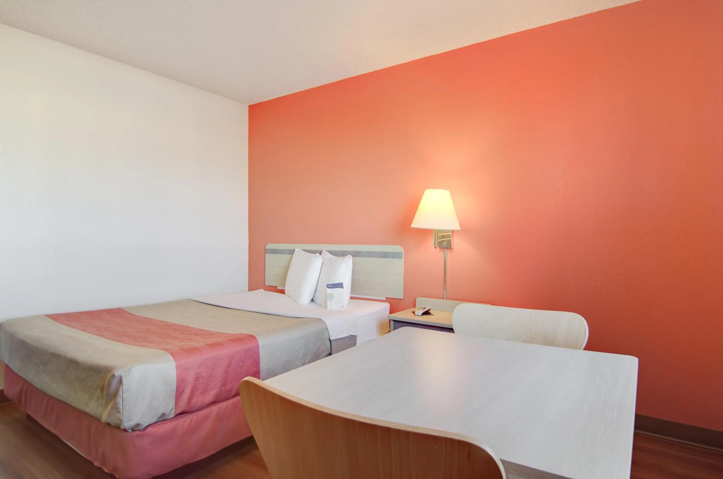 Bedroom, Bed in Motel 6-Colby, KS