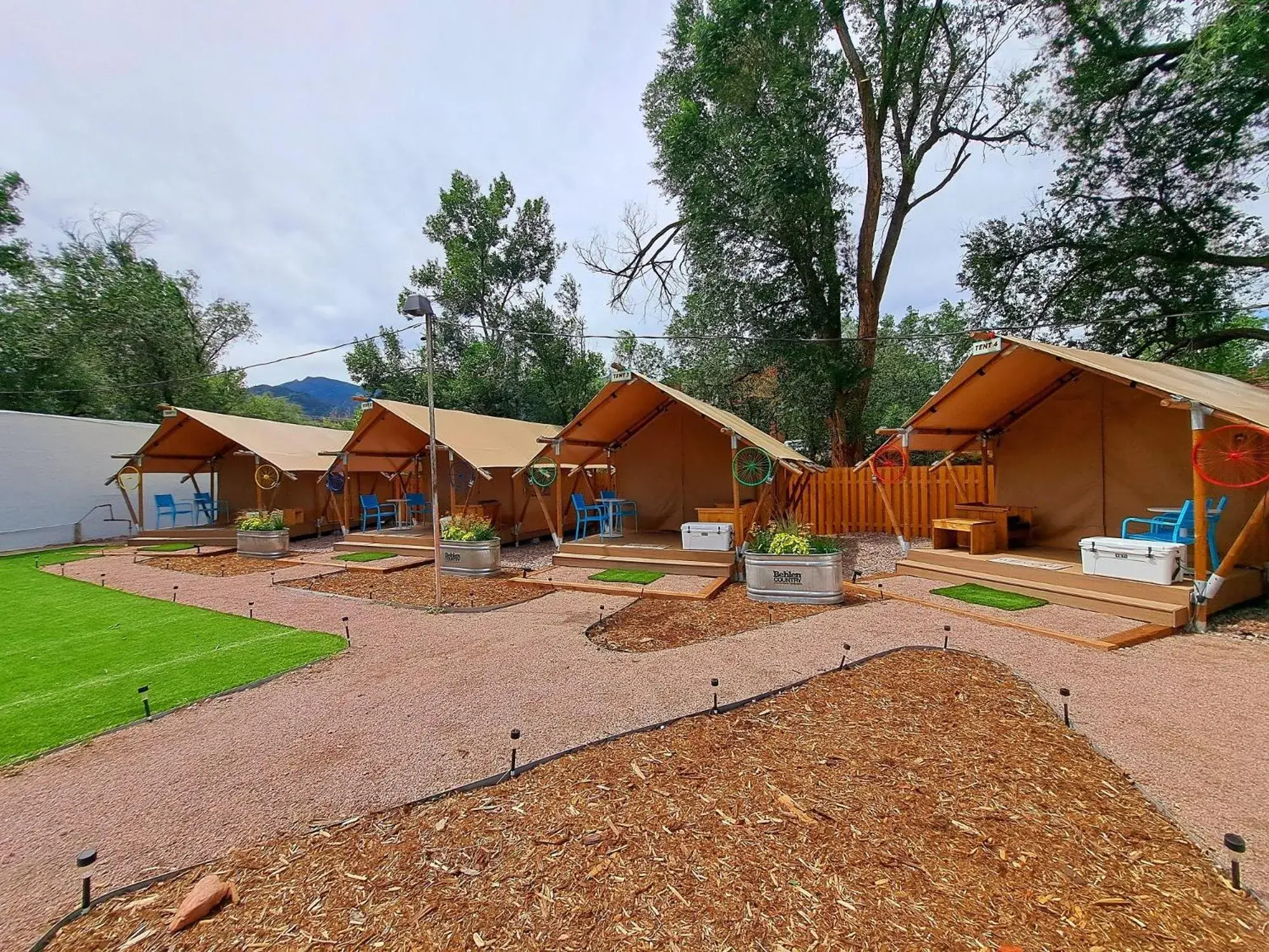 Tent in Buffalo Lodge Bicycle Resort - Amazing access to local trails & the Garden Tent in Buffalo Lodge Bicycle Resort - Amazing access to local trails & the Garden